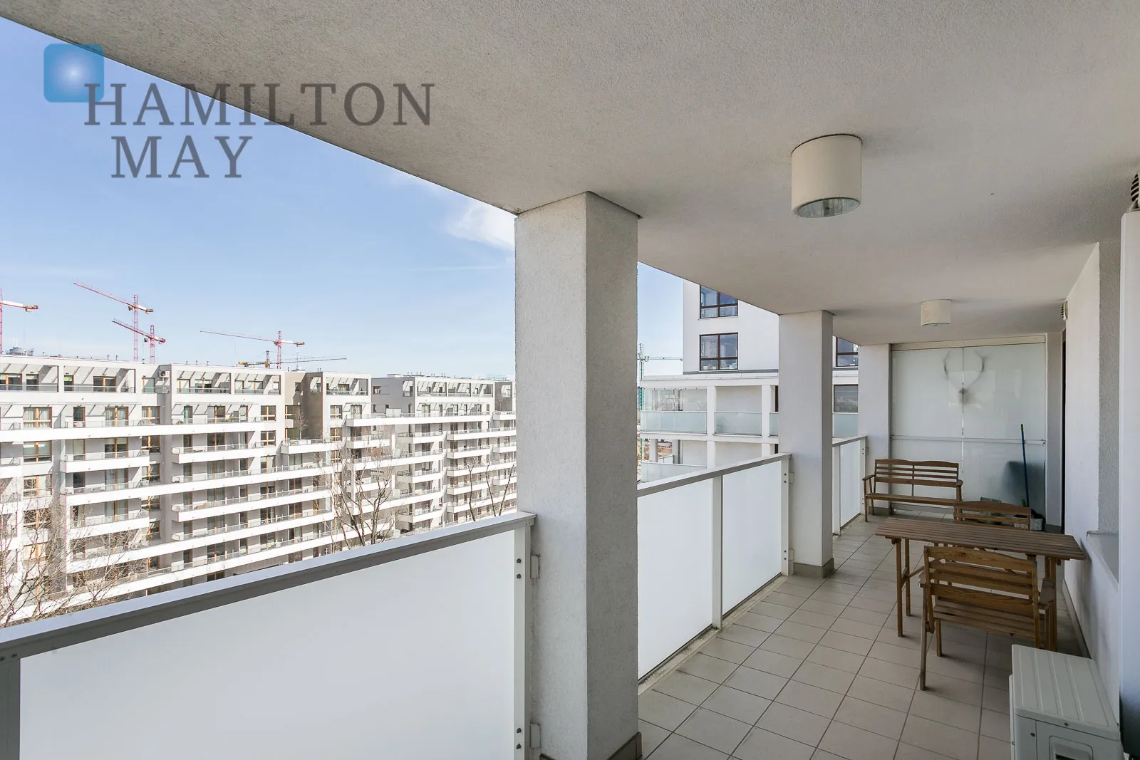 Unique, comfortable two bedroom apartment located in the Wola district - slider