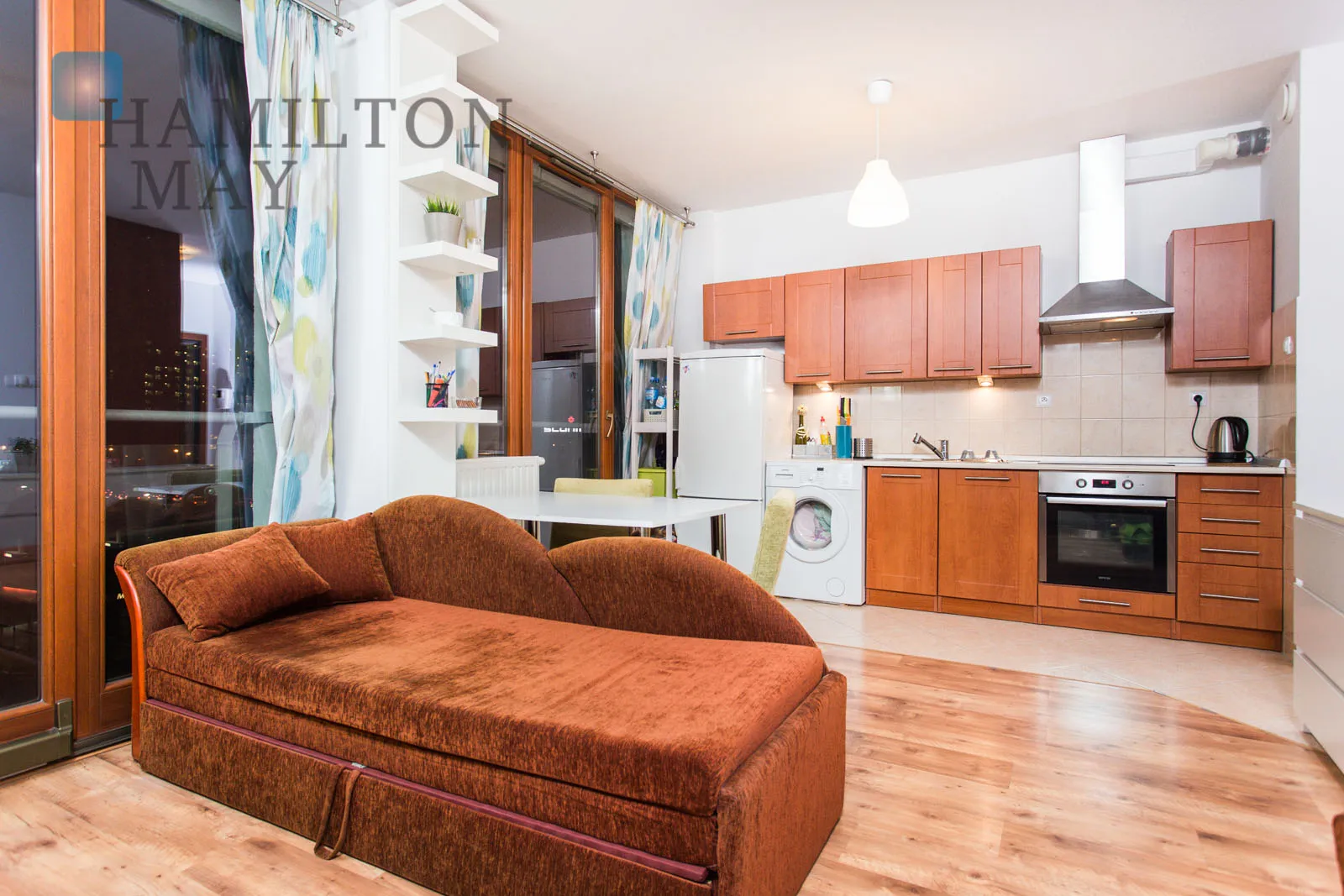 Eleganckie mieszkanie z balkonem i miejscem garażowym - slider