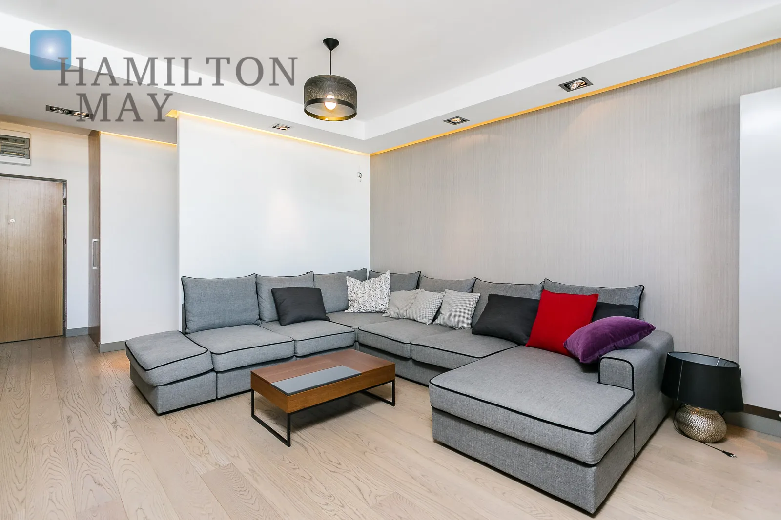 Unique, comfortable two bedroom apartment located in the Wola district - slider