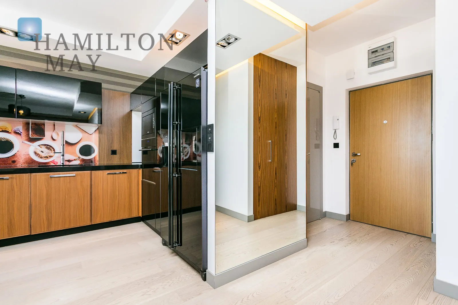 Unique, comfortable two bedroom apartment located in the Wola district - slider