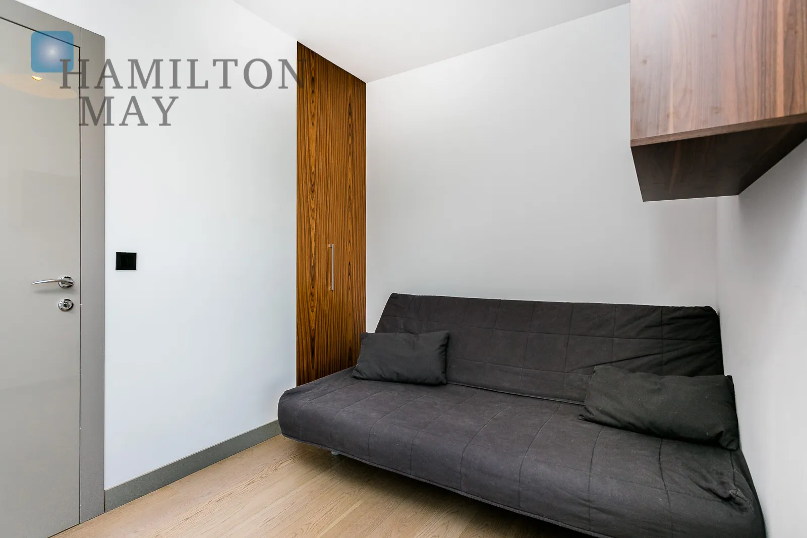 Unique, comfortable two bedroom apartment located in the Wola district - slider