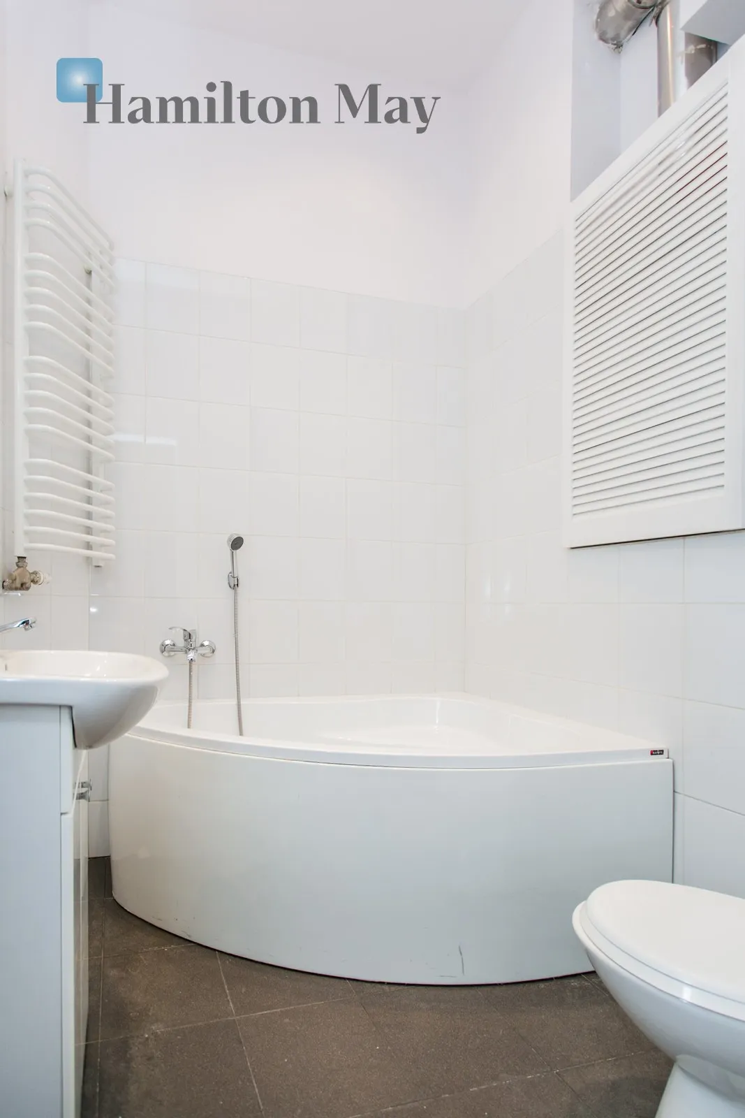 City: Kraków Street: marszałka JózefaPiłsudskiego Region: Stare Miasto Level: 3 Price: 6500 PLN - slider