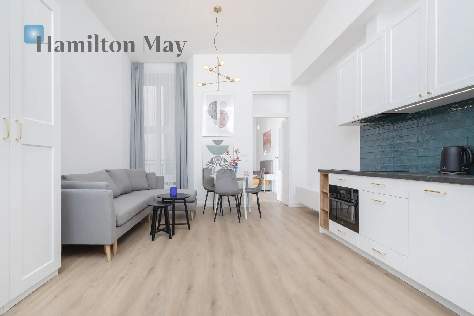 City: Kraków Street: Starowiślna Region: Stare Miasto Distance to centre: 1 km Level: 2 Price: 1229000 PLN Bedrooms: 1 Bathrooms: 1 Size: 45m2 Price/m2: 27311 PLN - slider