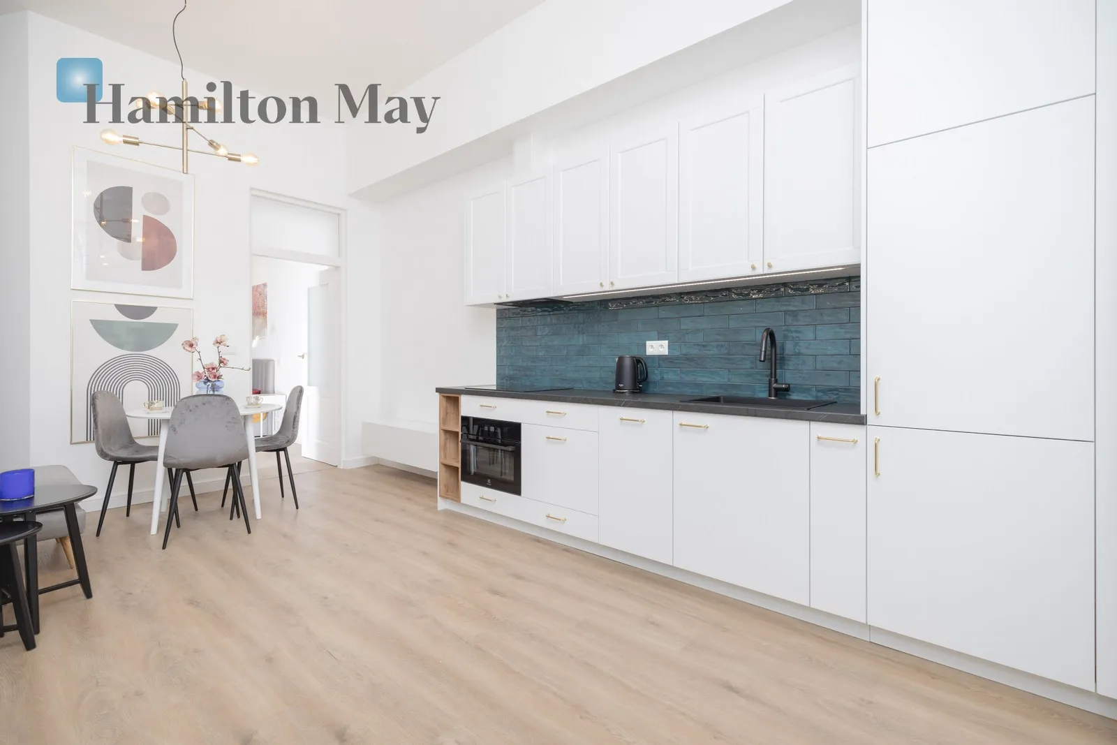 City: Kraków Street: Starowiślna Region: Stare Miasto Distance to centre: 1 km Level: 2 Price: 1229000 PLN Bedrooms: 1 Bathrooms: 1 - slider