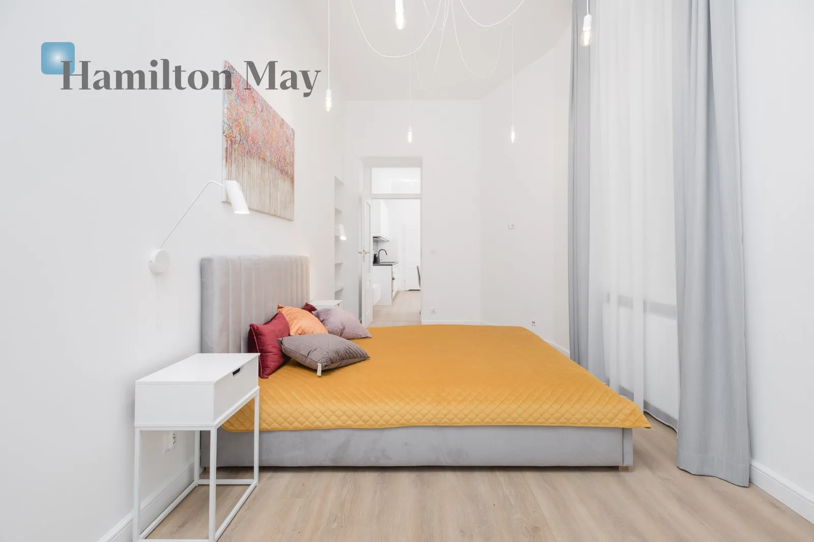 Distance to centre: 1 km Level: 2 Price: 1229000 PLN Bedrooms: 1 Bathrooms: 1 Size: 45m2 - slider
