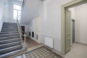 Region: Stare Miasto Distance to centre: 1 km Level: 2 Price: 3500 PLN Bedrooms: 1 - slider