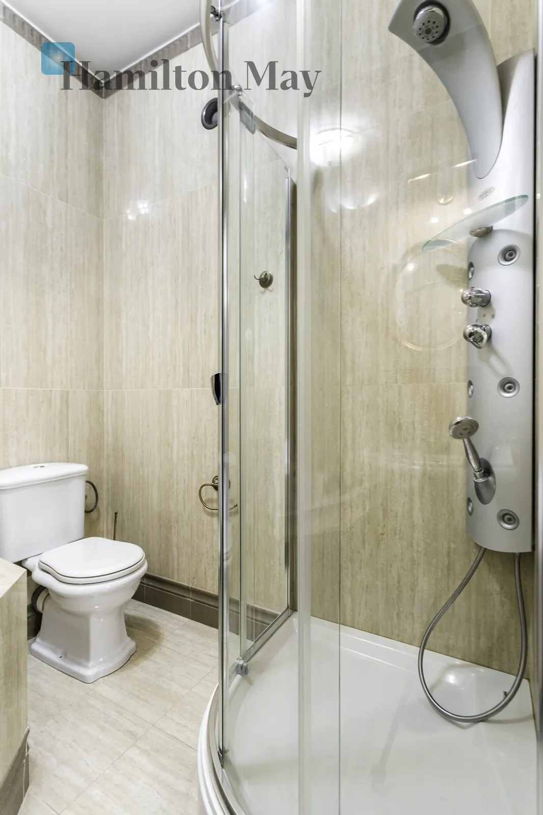 Distance to centre: 5.19 km Level: 2 Price: 18000 PLN Bedrooms: 3 Bathrooms: 3 - slider