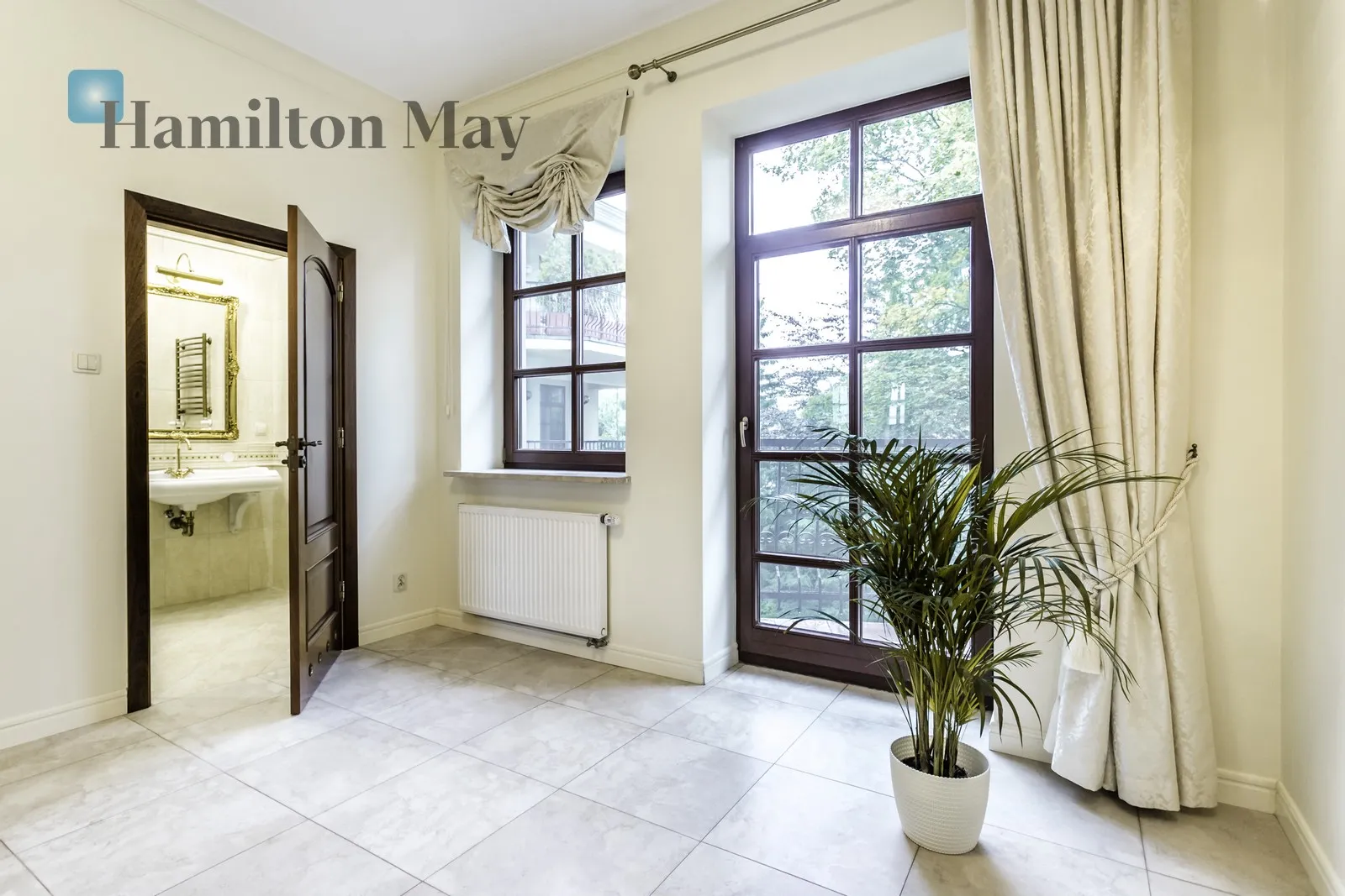 Level: 2 Price: 18000 PLN Bedrooms: 3 Bathrooms: 3 Size: 190m2 Price/m2: 95 PLN - slider