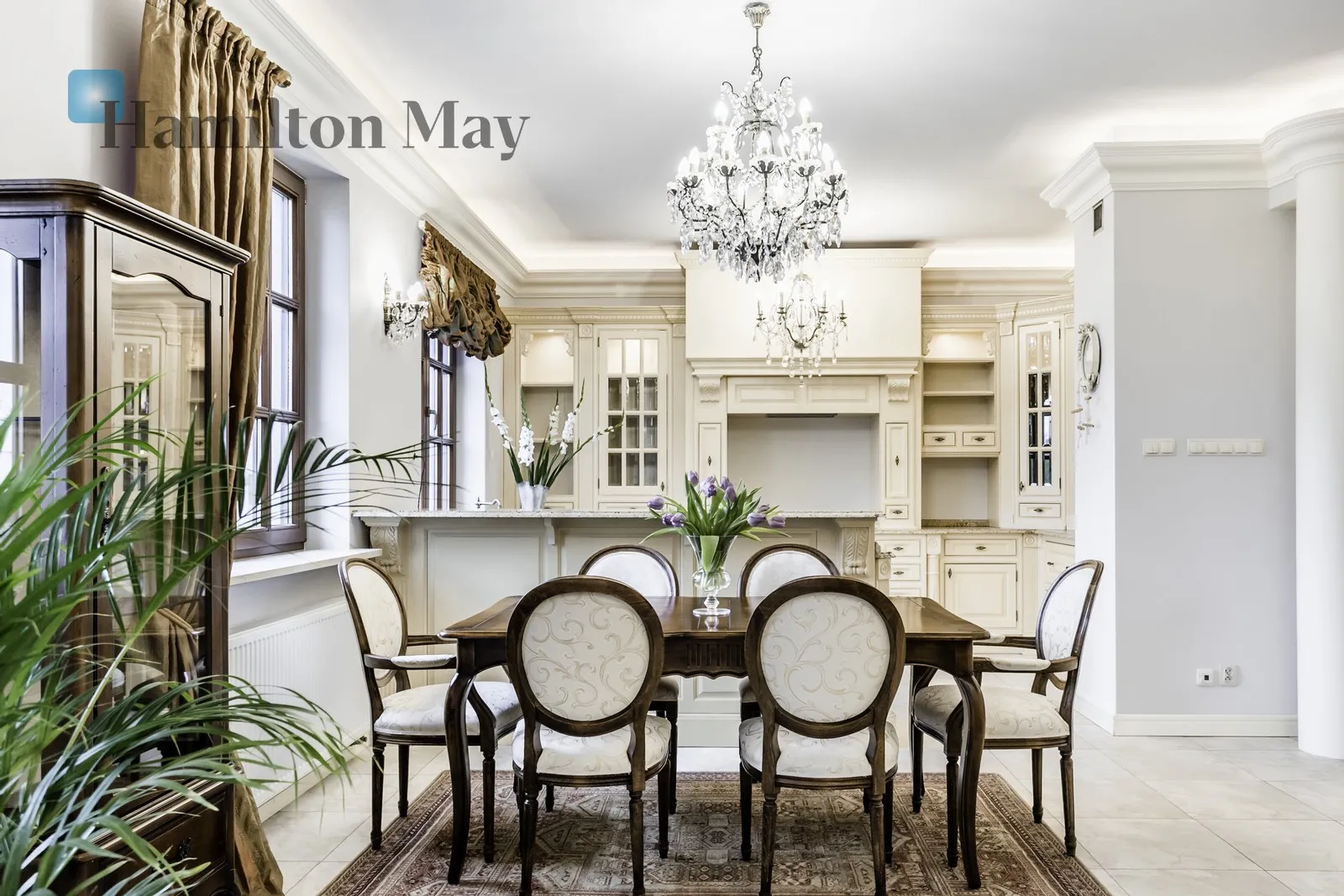 Street: Leszczyny Region: Mokotów Subregion: Stegny Distance to centre: 5.19 km Level: 2 Price: 18000 PLN Bedrooms: 3 Bathrooms: 3 Size: 190m2 - slider