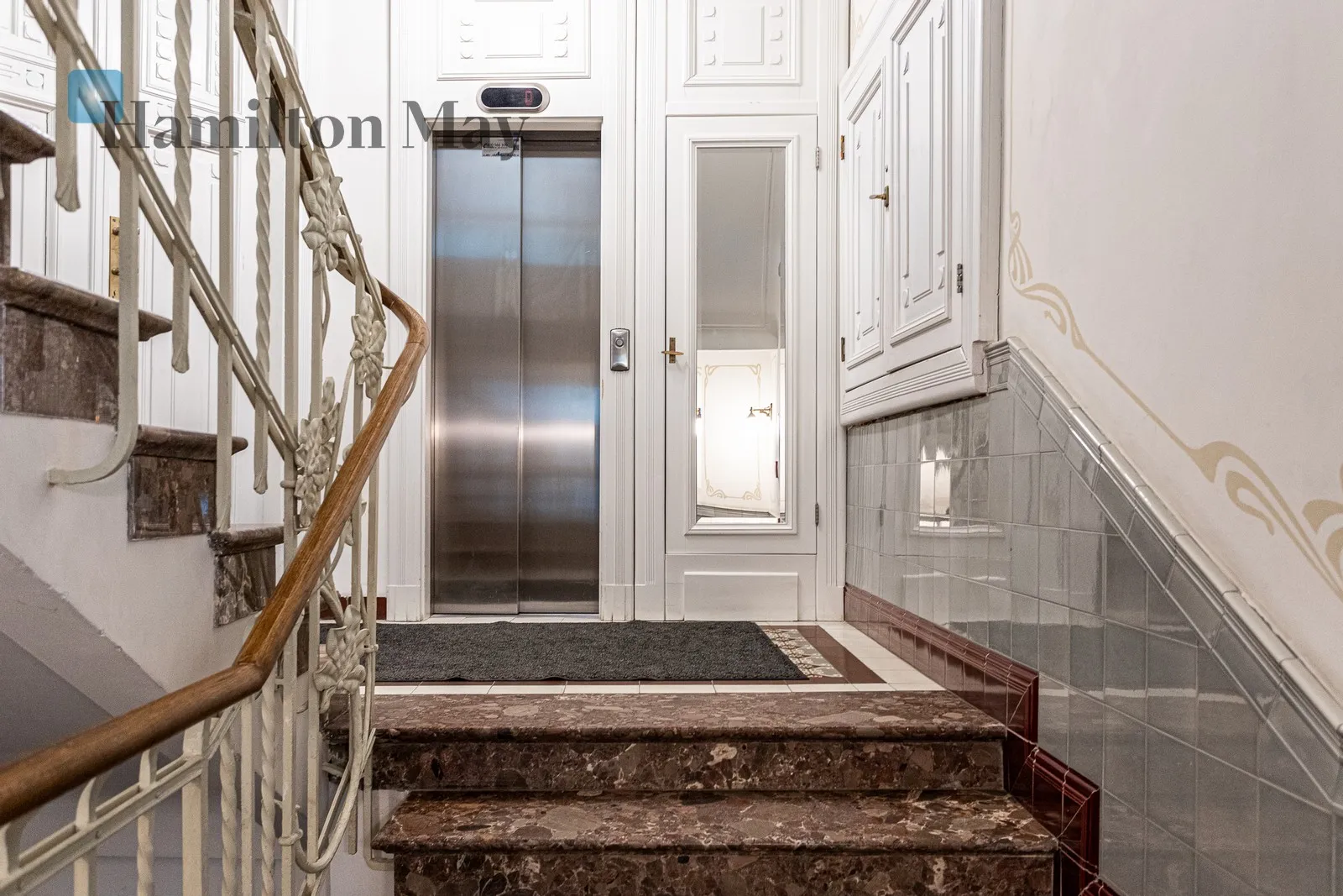 Comfortable Two-Room Apartment in Warsaw City Center - slider