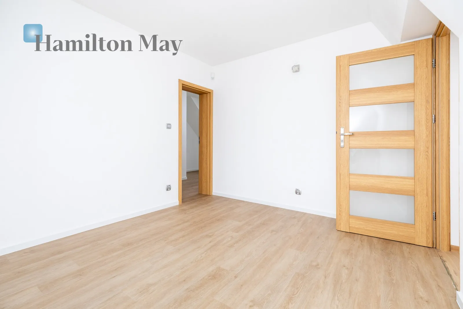 Street: Dolina Region: Zwierzyniec Subregion: Wola Justowska Distance to centre: 4.91 km Level: -9 - slider