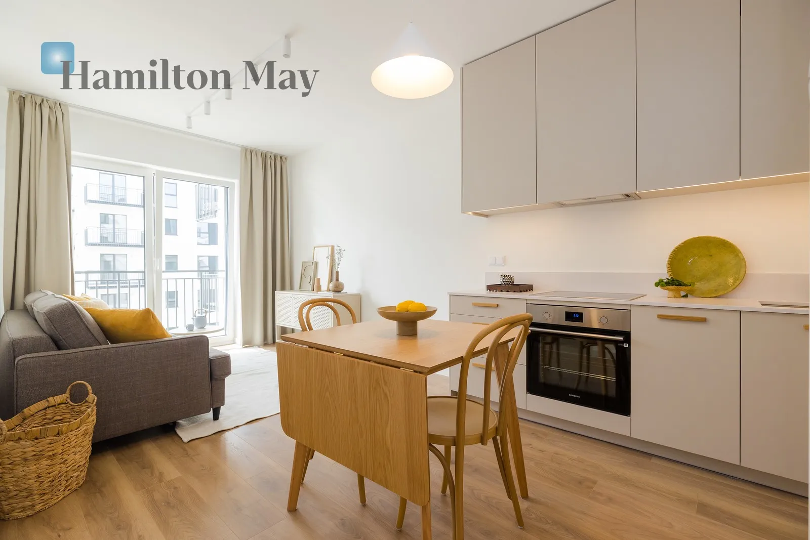 City: Warszawa Street: Wschodu Słońca Region: Włochy Subregion: Raków Distance to centre: 5.73 km Level: 4 Price: 803600 PLN Bedrooms: 1 Bathrooms: 1 - slider