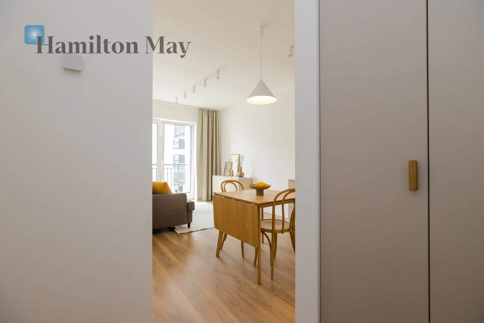 City: Warszawa Street: Wschodu Słońca Region: Włochy Subregion: Raków Distance to centre: 5.73 km Level: 4 - slider