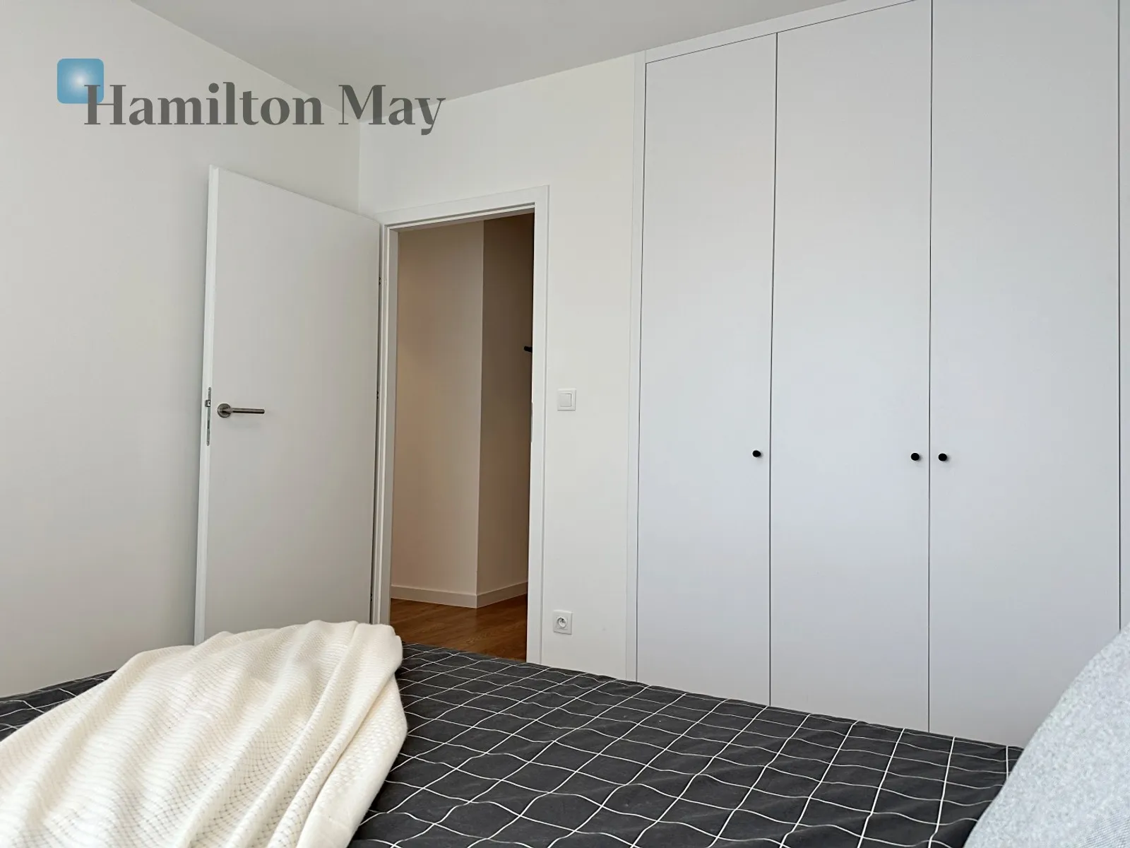 Region: Mokotów Subregion: Służewiec Distance to centre: 6.51 km Level: 4 Price: 1000000 PLN Bedrooms: 1 Bathrooms: 1 Size: 48.72m2 Price/m2: 20525 PLN - slider