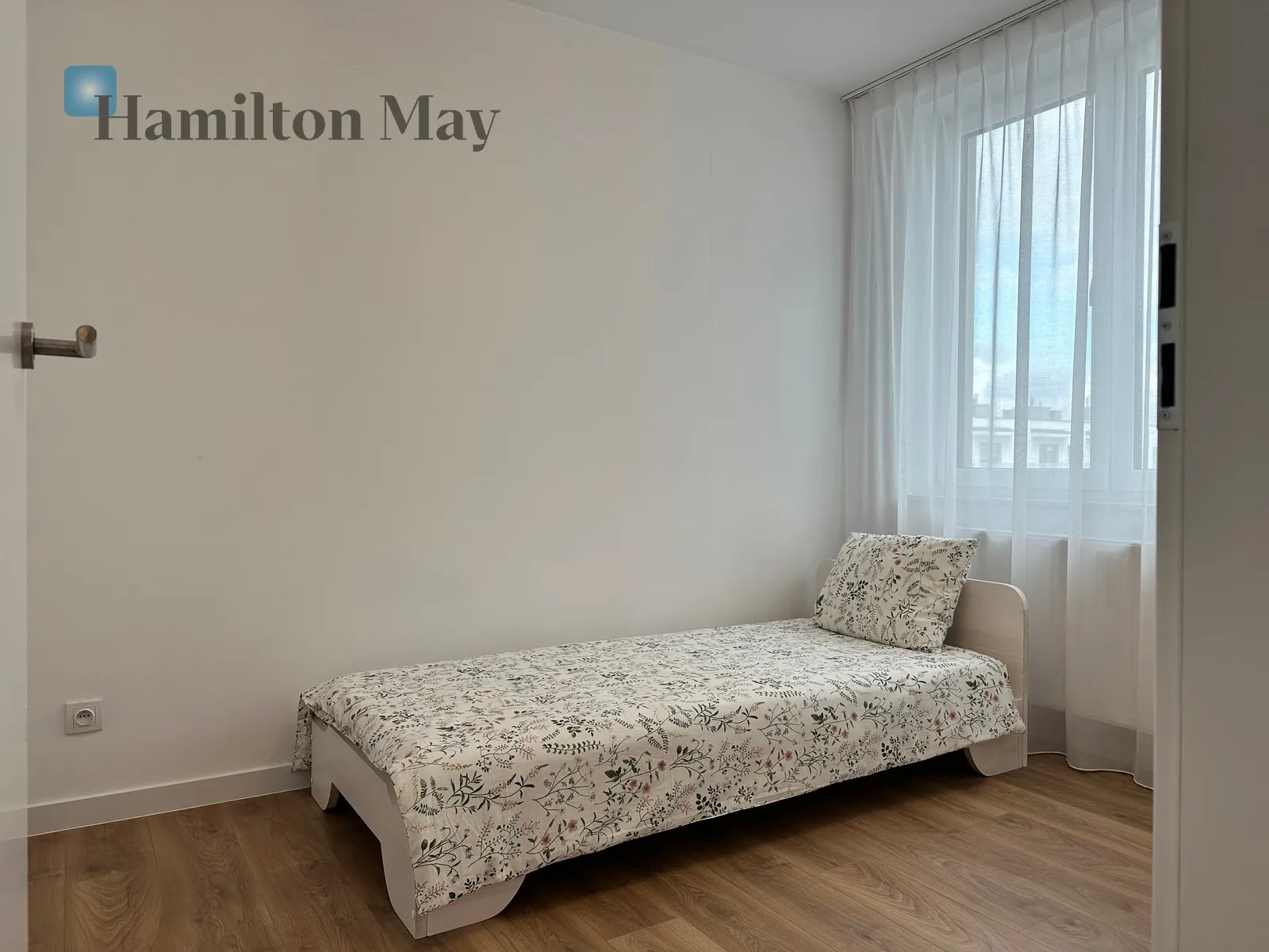 Subregion: Służewiec Distance to centre: 6.51 km Level: 8 Price: 2058000 PLN Bedrooms: 3 Bathrooms: 2 Size: 85.49m2 - slider