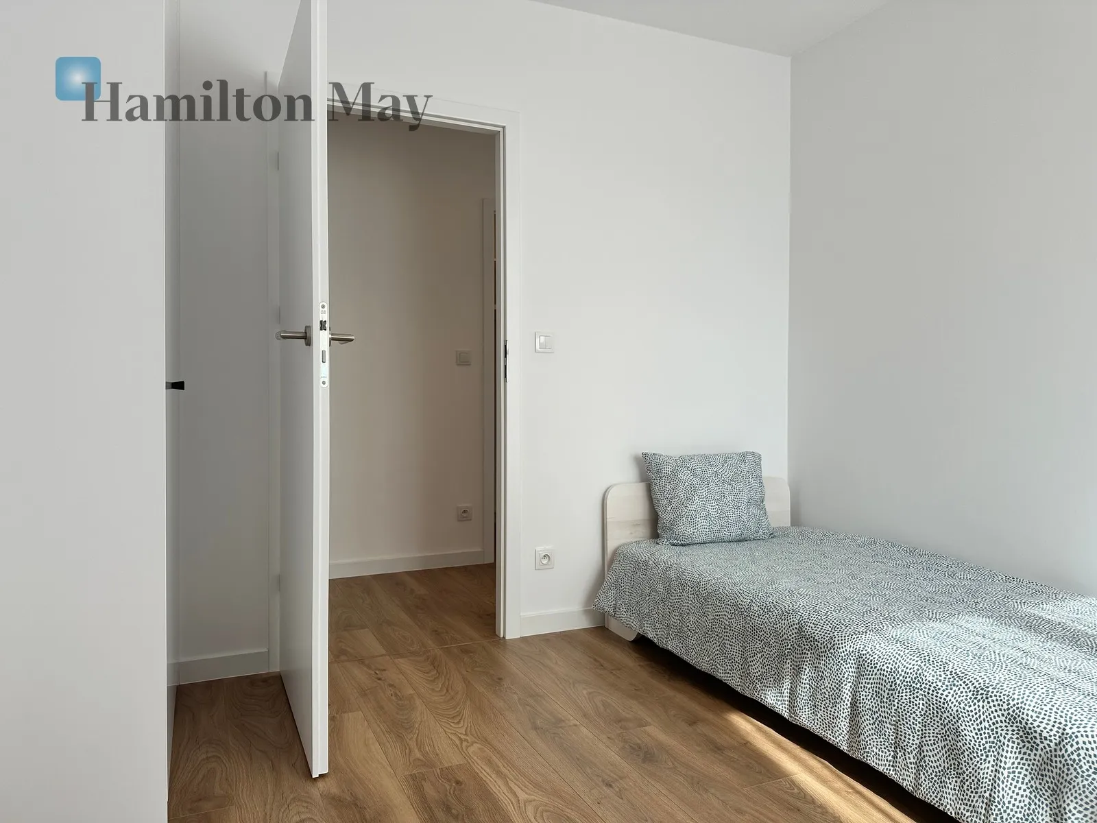 Distance to centre: 6.51 km Level: 8 Price: 2058000 PLN Bedrooms: 3 Bathrooms: 2 Size: 85.49m2 - slider