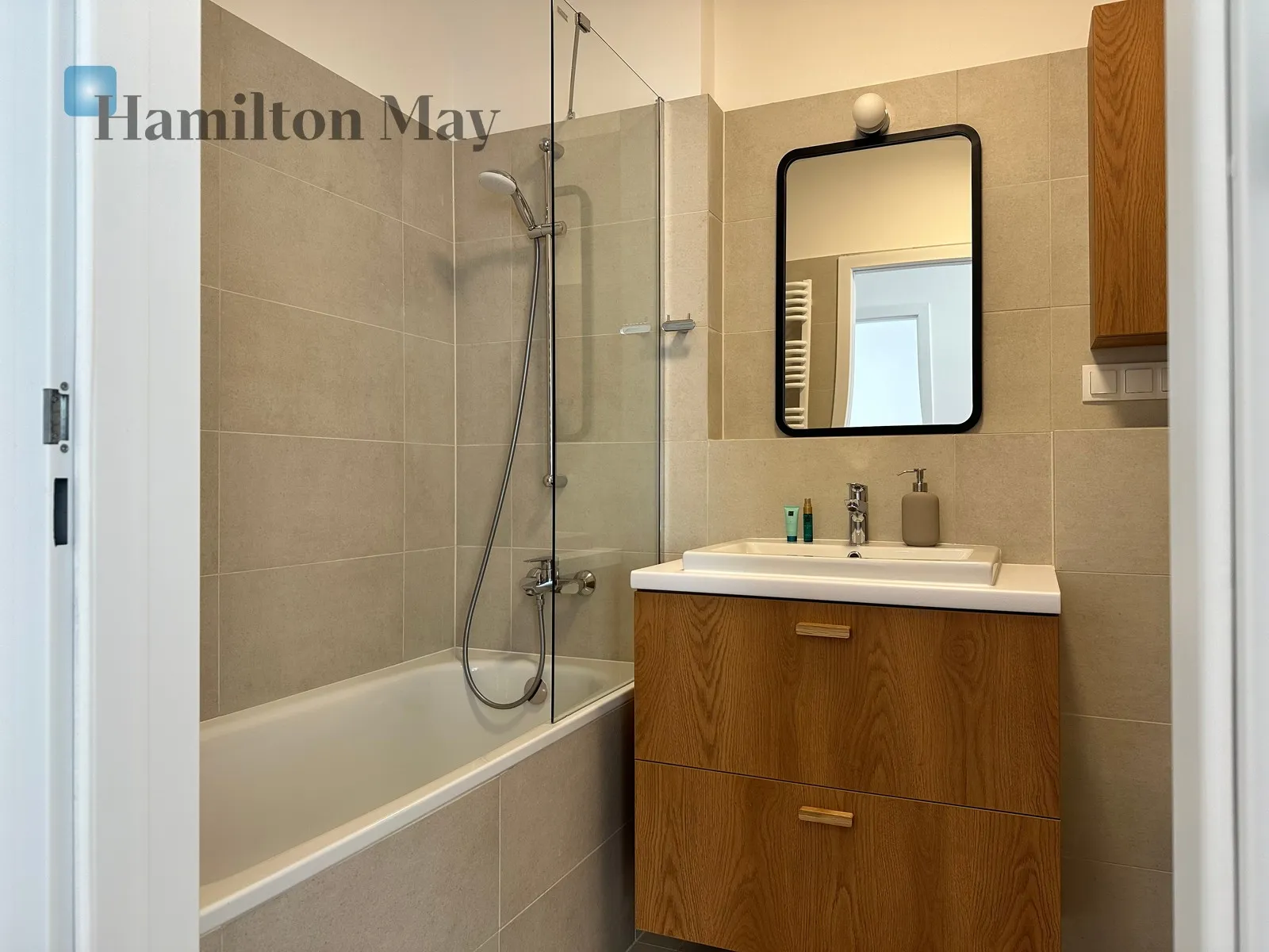 Level: 8 Price: 2058000 PLN Bedrooms: 3 Bathrooms: 2 Size: 85.49m2 - slider