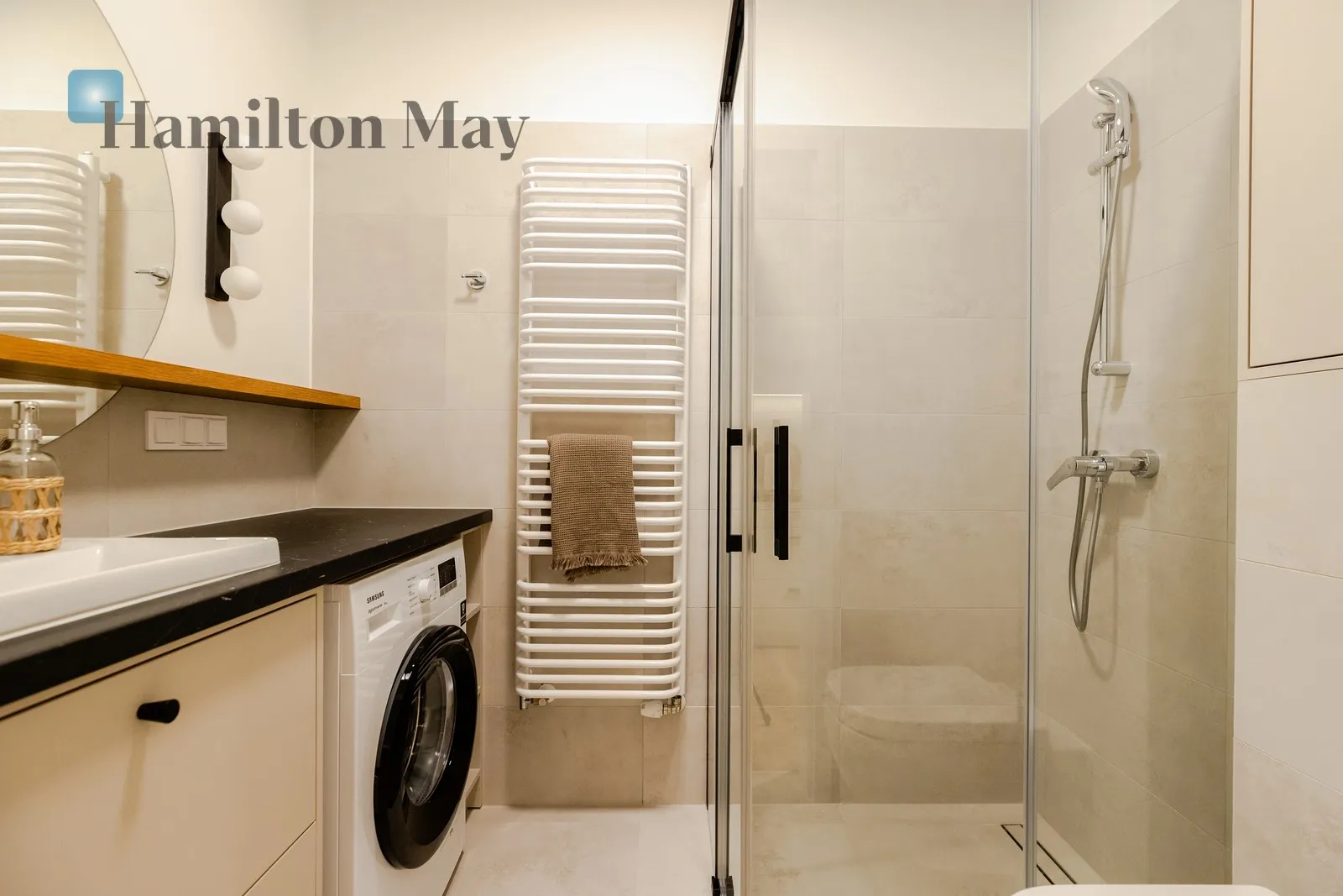 Street: Grzybowska Region: Wola Subregion: Mirów Distance to centre: 1.6 km Level: 2 Price: 768000 PLN Bedrooms: 0 Bathrooms: 1 - slider