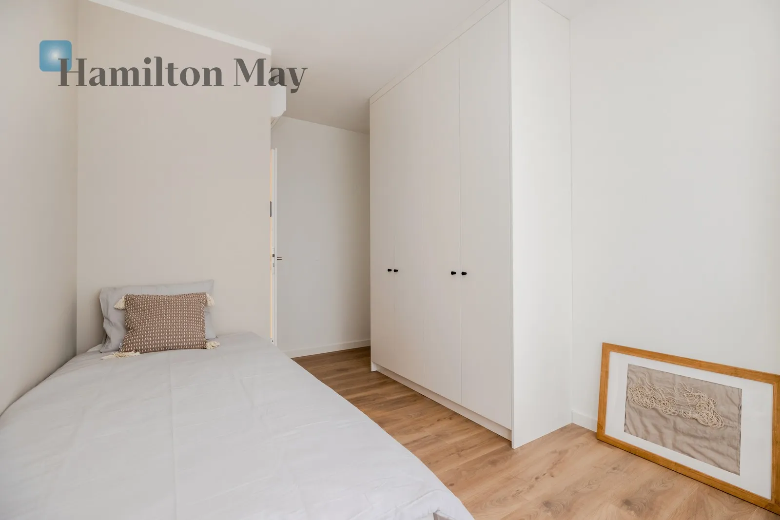 Region: Wola Subregion: Mirów Distance to centre: 1.6 km Level: 5 Price: 1290000 PLN Bedrooms: 1 Bathrooms: 1 Size: 42.26m2 Price/m2: 30525 PLN - slider