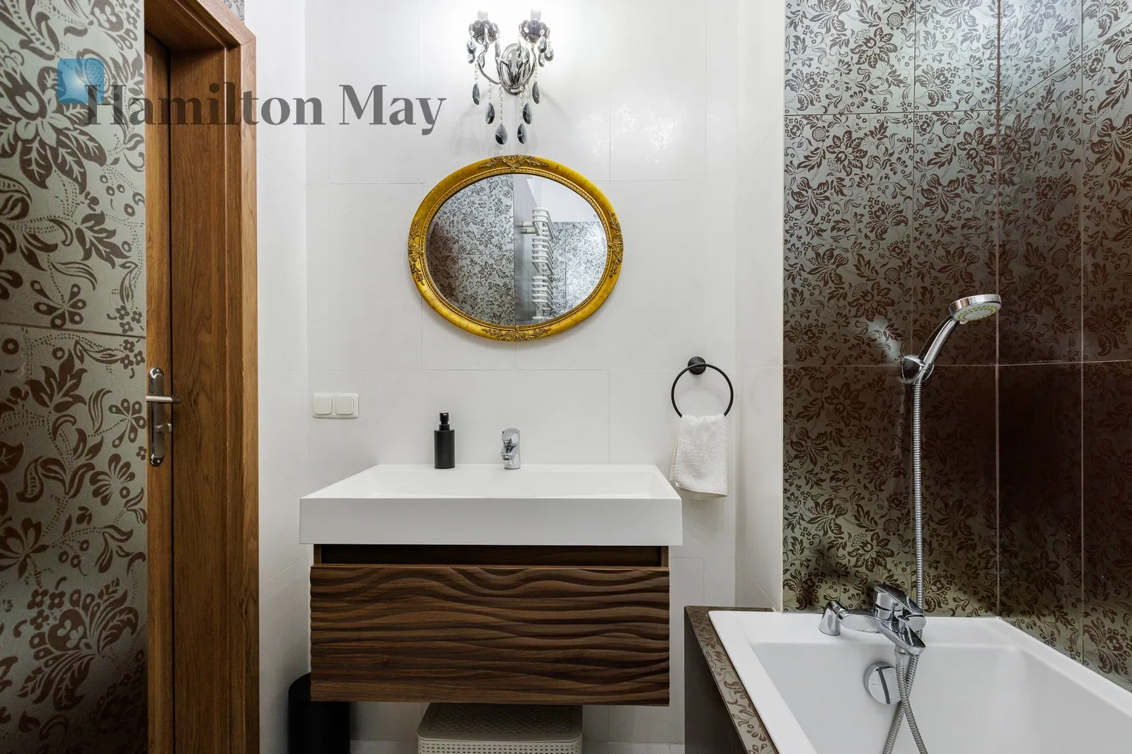 Region: Praga Południe Subregion: Grochów Distance to centre: 4.41 km Level: 1 Price: 4200 PLN Bedrooms: 1 Bathrooms: 1 Size: 50m2 - slider