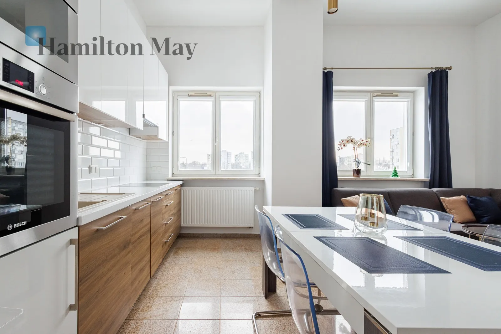 Street: Aleja Stanów Zjednoczonych Region: Praga Południe Subregion: Grochów Distance to centre: 4.41 km Level: 1 Price: 4200 PLN Bedrooms: 1 Bathrooms: 1 Size: 50m2 Price/m2: 84 PLN - slider