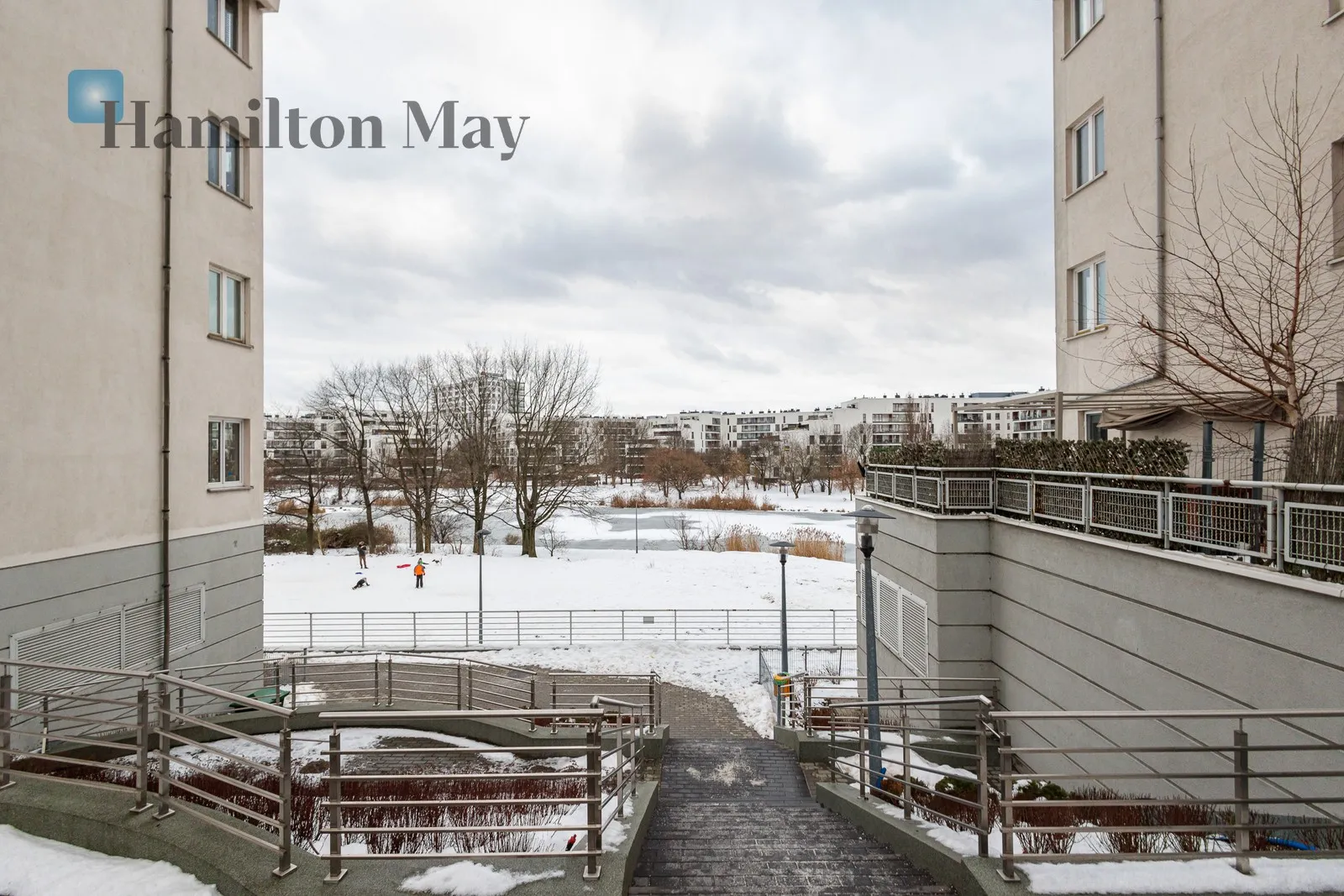 Distance to centre: 4.41 km Level: 1 Price: 4200 PLN Bedrooms: 1 Bathrooms: 1 Size: 50m2 Price/m2: 84 PLN - slider