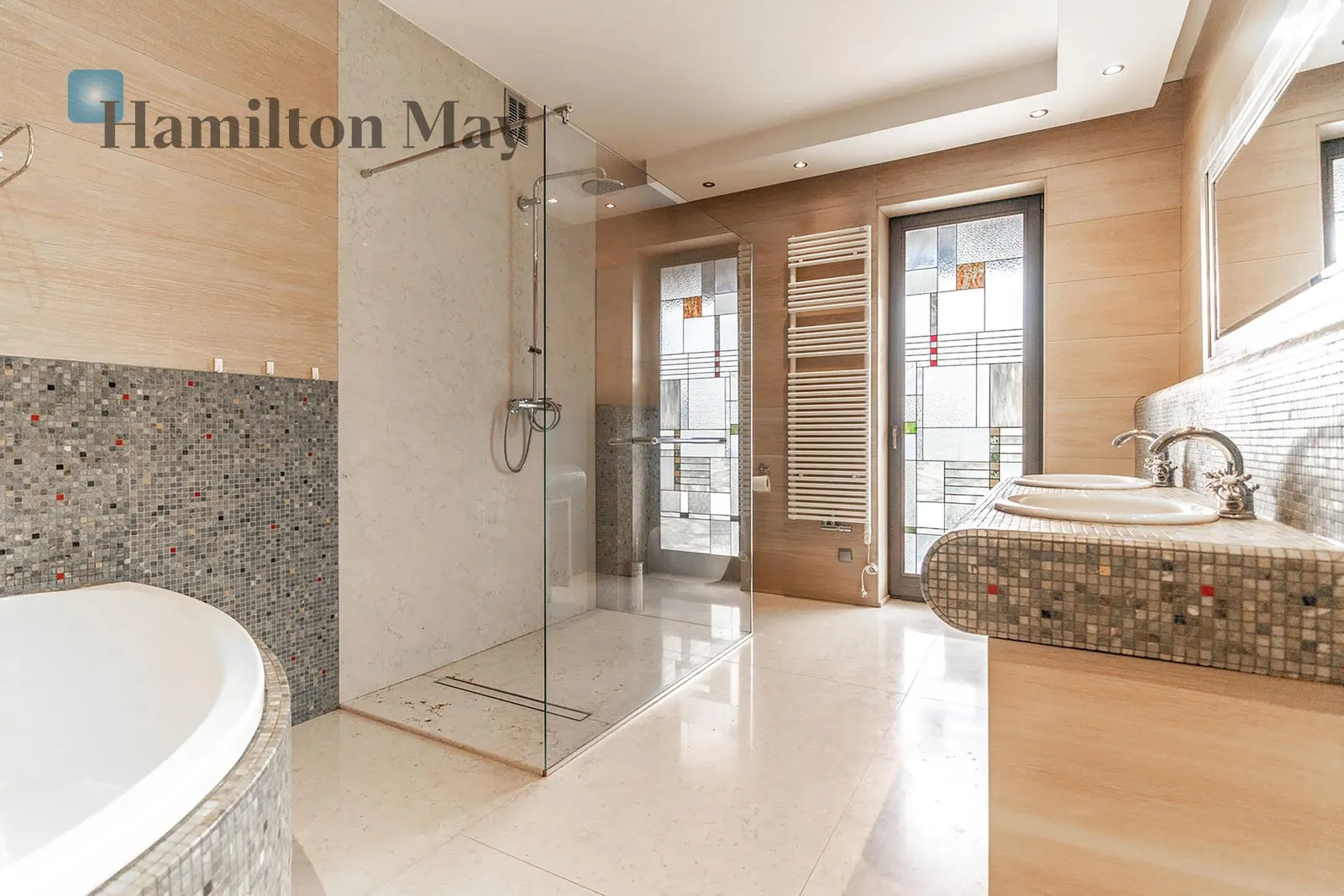 Street: Podłącze Region: Zwierzyniec Subregion: Wola Justowska Distance to centre: 4.34 km Level: 1 Price: 10000 PLN Bedrooms: 5 Bathrooms: 3 Size: 188m2 - slider