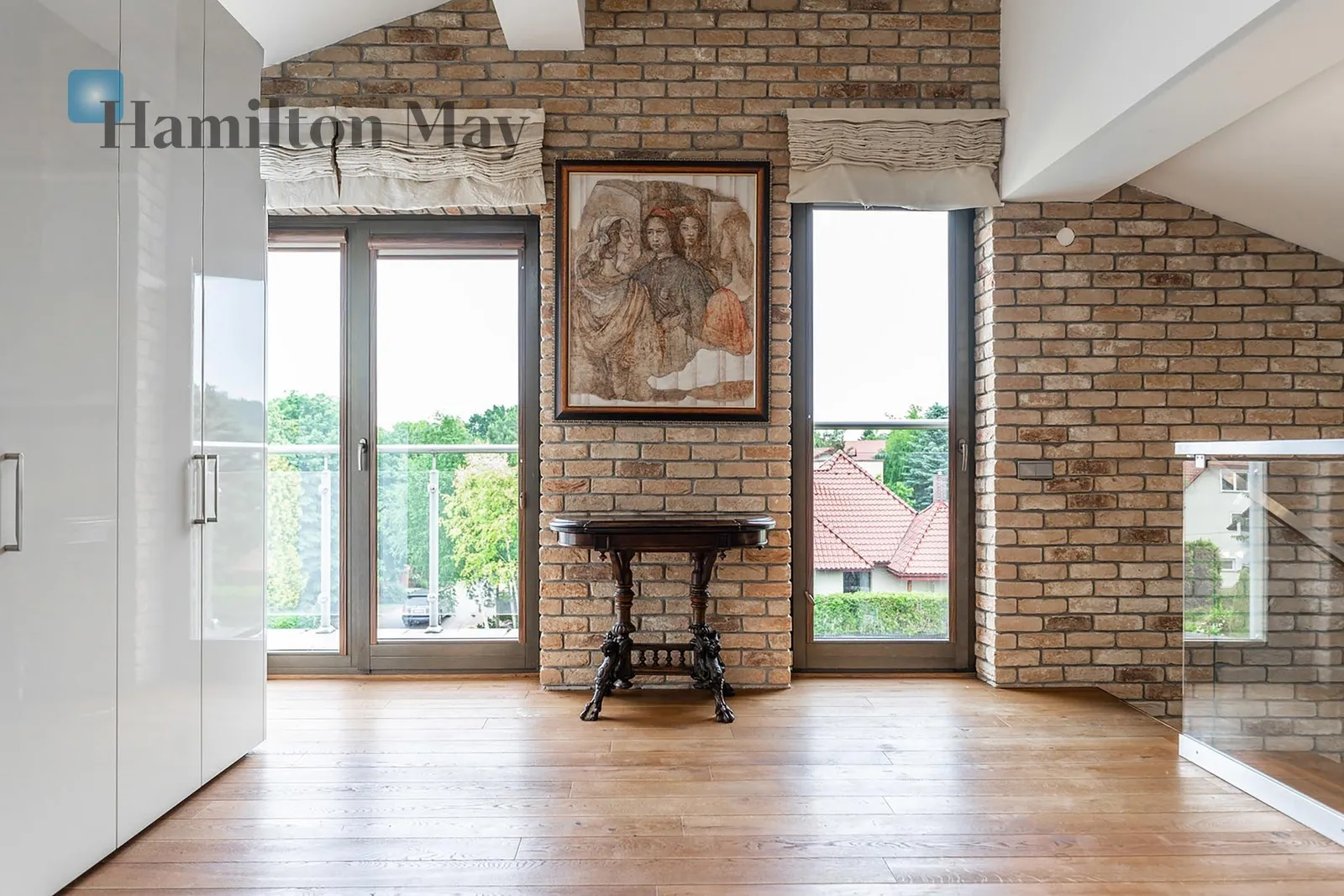 City: Kraków Street: Podłącze Region: Zwierzyniec Subregion: Wola Justowska Distance to centre: 4.34 km Level: 1 Price: 10000 PLN Bedrooms: 5 - slider