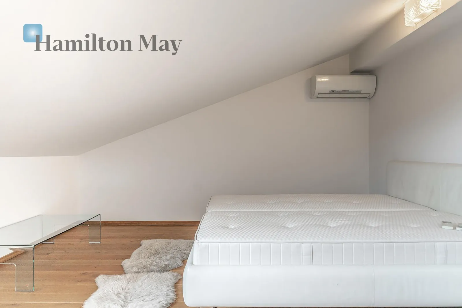 Street: Podłącze Region: Zwierzyniec Subregion: Wola Justowska Distance to centre: 4.34 km Level: 1 Price: 10000 PLN Bedrooms: 5 Bathrooms: 3 - slider