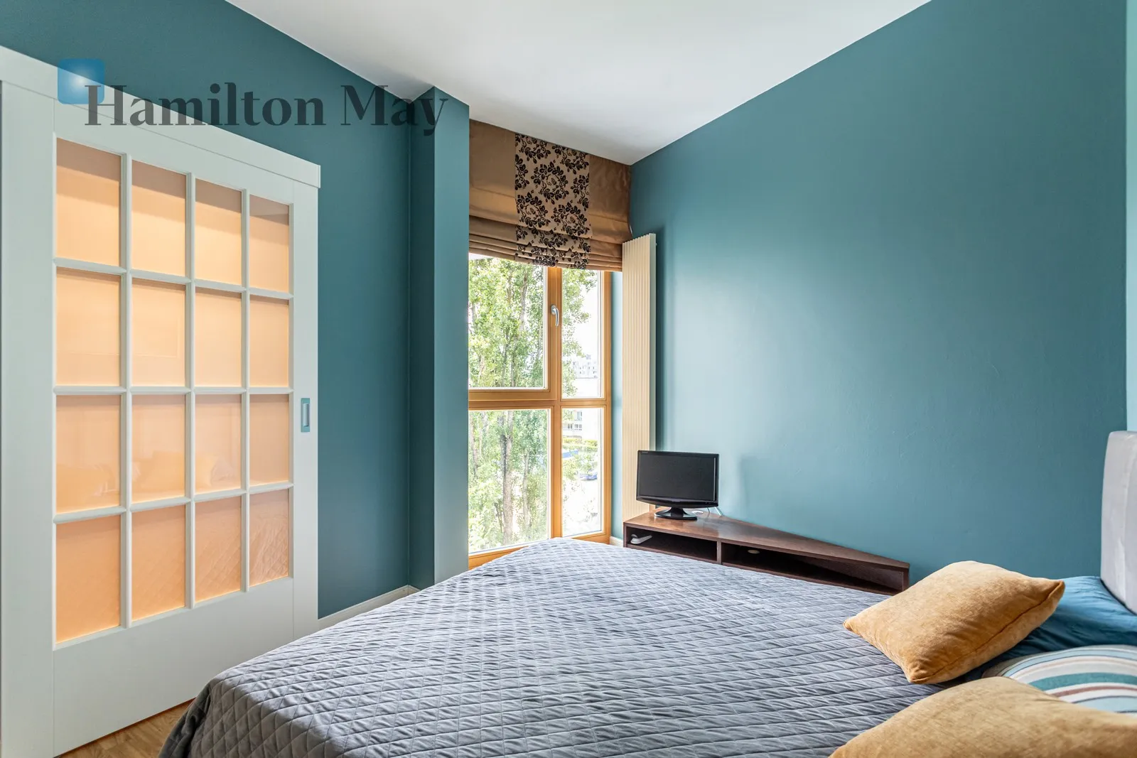 Street: Powsińska Region: Mokotów Subregion: Sadyba Distance to centre: 5.17 km Level: 3 Price: 3500 PLN Bedrooms: 1 Bathrooms: 1 - slider