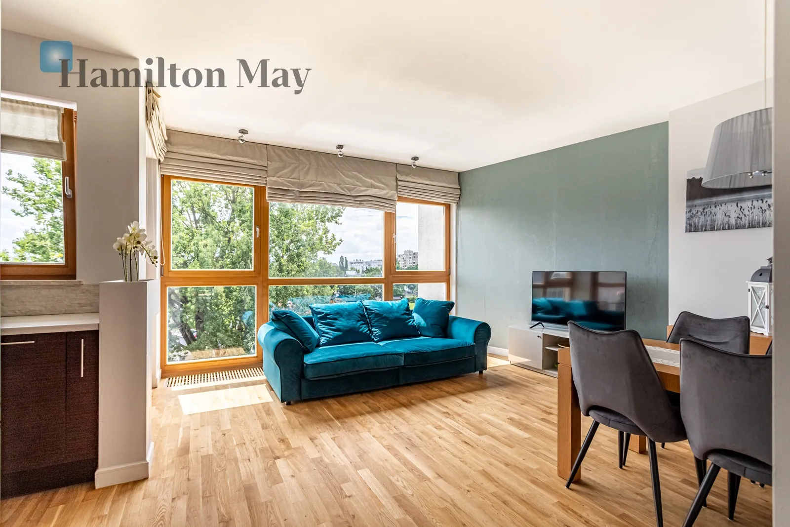 City: Warszawa Street: Powsińska Region: Mokotów Subregion: Sadyba Distance to centre: 5.17 km Level: 3 Price: 3500 PLN Bedrooms: 1 Bathrooms: 1 Size: 56m2 - slider