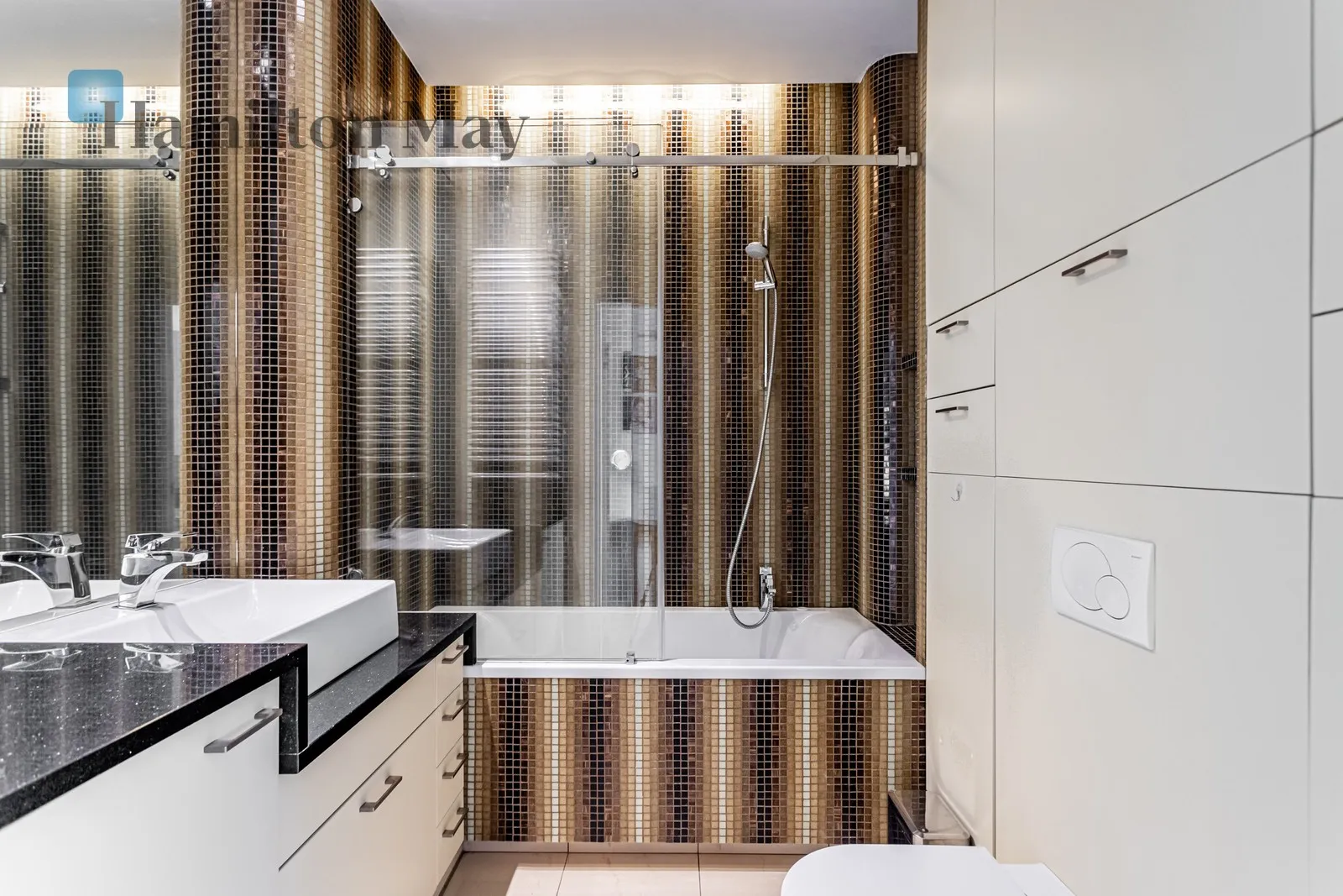 Street: Powsińska Region: Mokotów Subregion: Sadyba Distance to centre: 5.17 km Level: 3 Price: 3500 PLN Bedrooms: 1 - slider