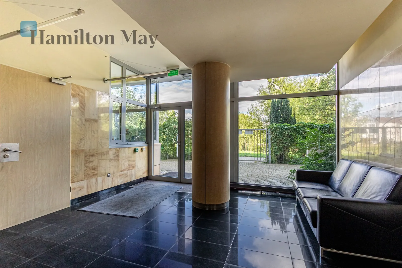 Distance to centre: 5.17 km Level: 3 Price: 3500 PLN Bedrooms: 1 Bathrooms: 1 Size: 56m2 Price/m2: 63 PLN - slider