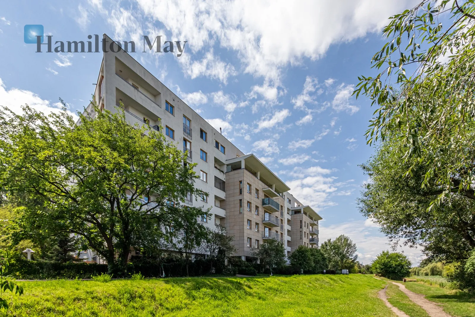 Subregion: Sadyba Distance to centre: 5.17 km Level: 3 Price: 3500 PLN Bedrooms: 1 Bathrooms: 1 - slider