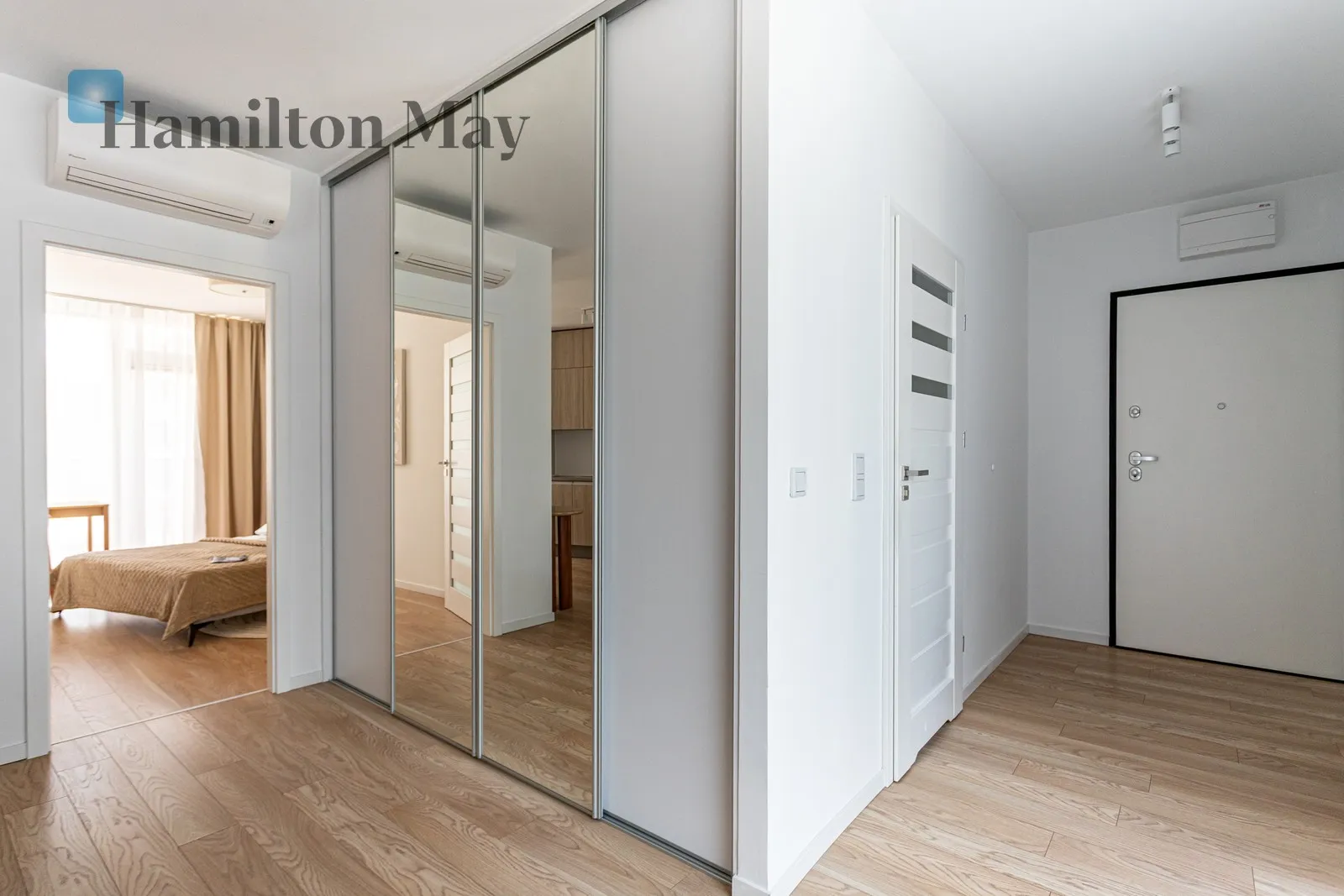 Subregion: Czyste Distance to centre: 1.85 km Level: 3 Price: 6000 PLN Bedrooms: 1 Bathrooms: 1 Size: 58m2 Price/m2: 103 PLN - slider