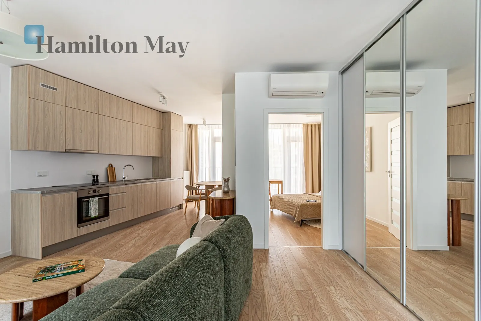 City: Warszawa Street: Krochmalna Region: Wola Subregion: Czyste Distance to centre: 1.85 km Level: 3 Price: 6000 PLN Bedrooms: 1 Bathrooms: 1 - slider