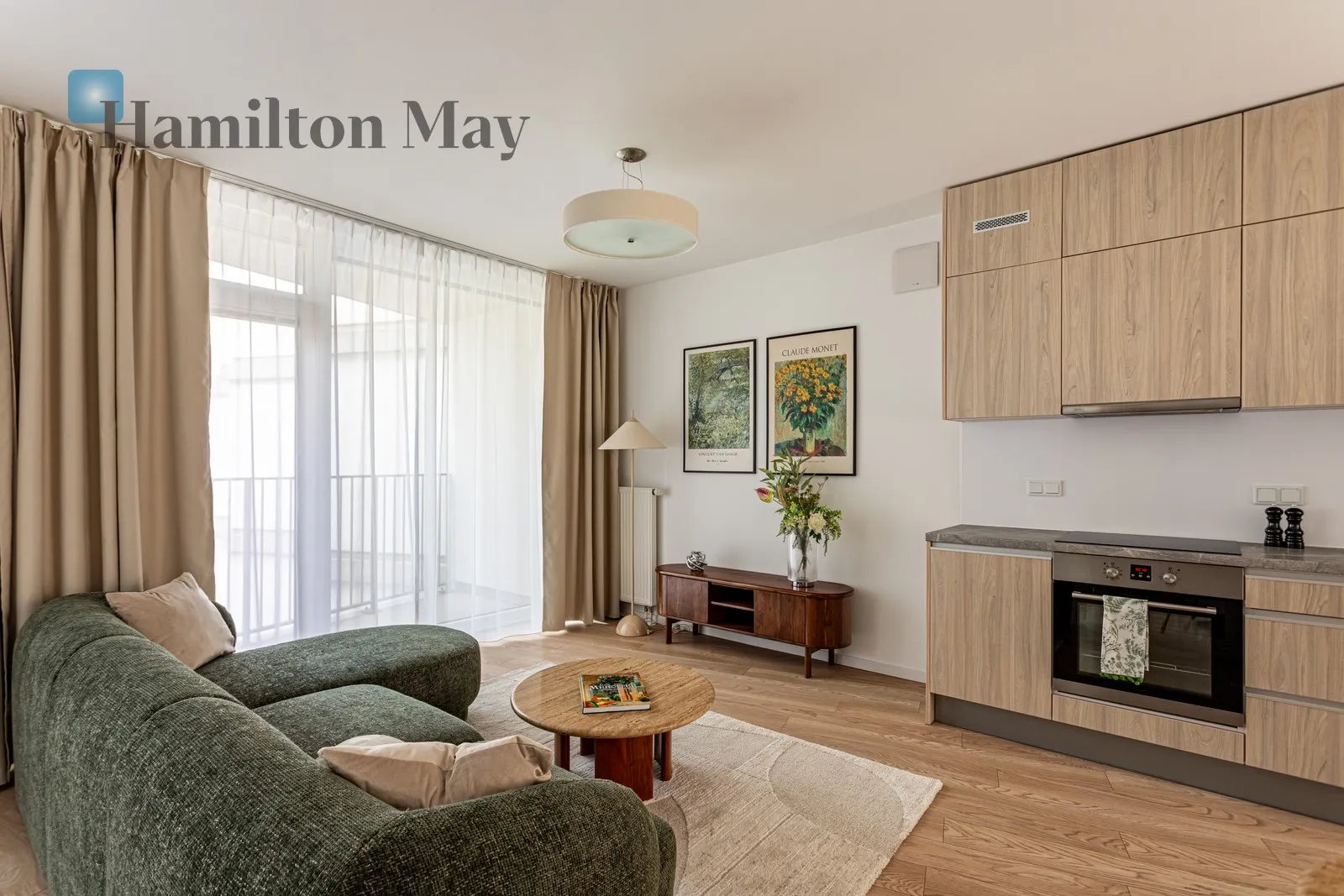 City: Warszawa Street: Krochmalna Region: Wola Subregion: Czyste Distance to centre: 1.85 km Level: 3 Price: 6000 PLN Bedrooms: 1 Bathrooms: 1 Size: 58m2 - slider