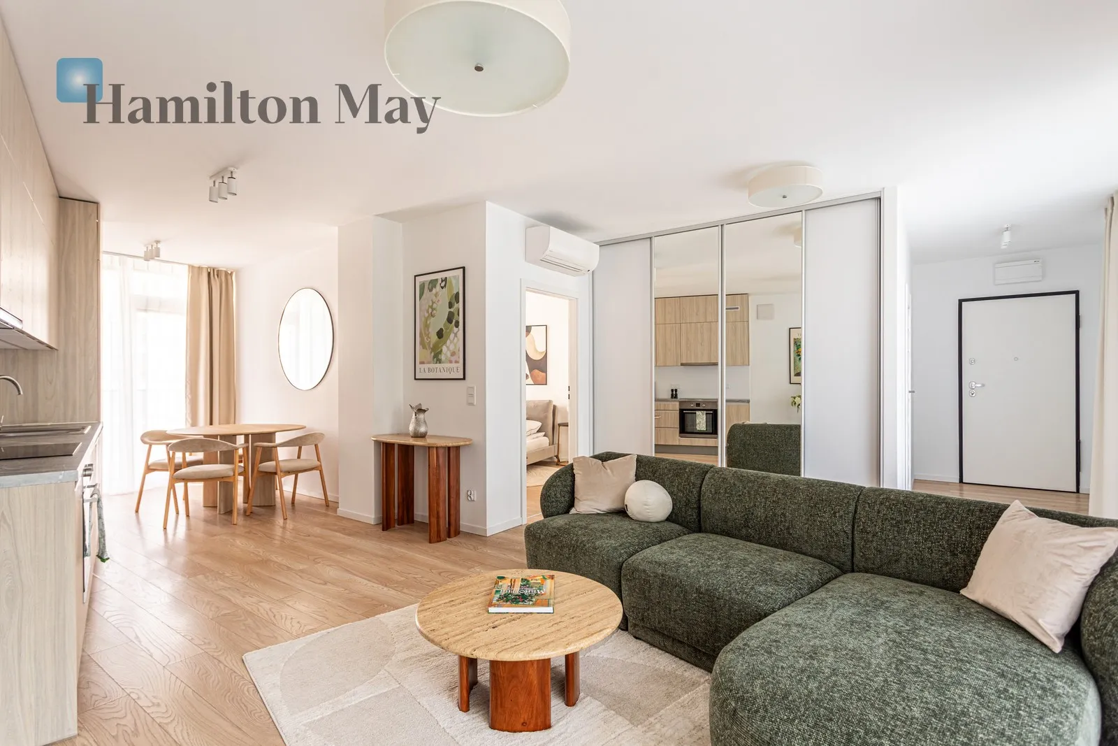 Street: Krochmalna Region: Wola Subregion: Czyste Distance to centre: 1.85 km Level: 3 Price: 6000 PLN Bedrooms: 1 Bathrooms: 1 Size: 58m2 Price/m2: 103 PLN - slider