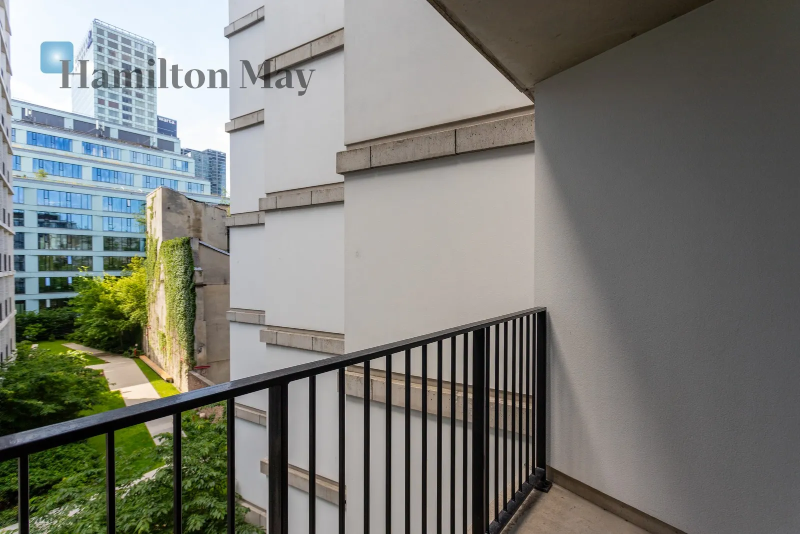 Distance to centre: 1.85 km Level: 3 Price: 6000 PLN Bedrooms: 1 Bathrooms: 1 Size: 58m2 Price/m2: 103 PLN - slider