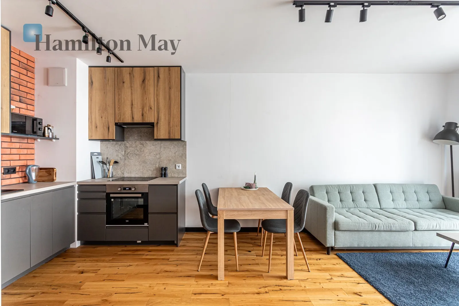 A one-bedroom apartment with a balcony, in perfect condition - slider