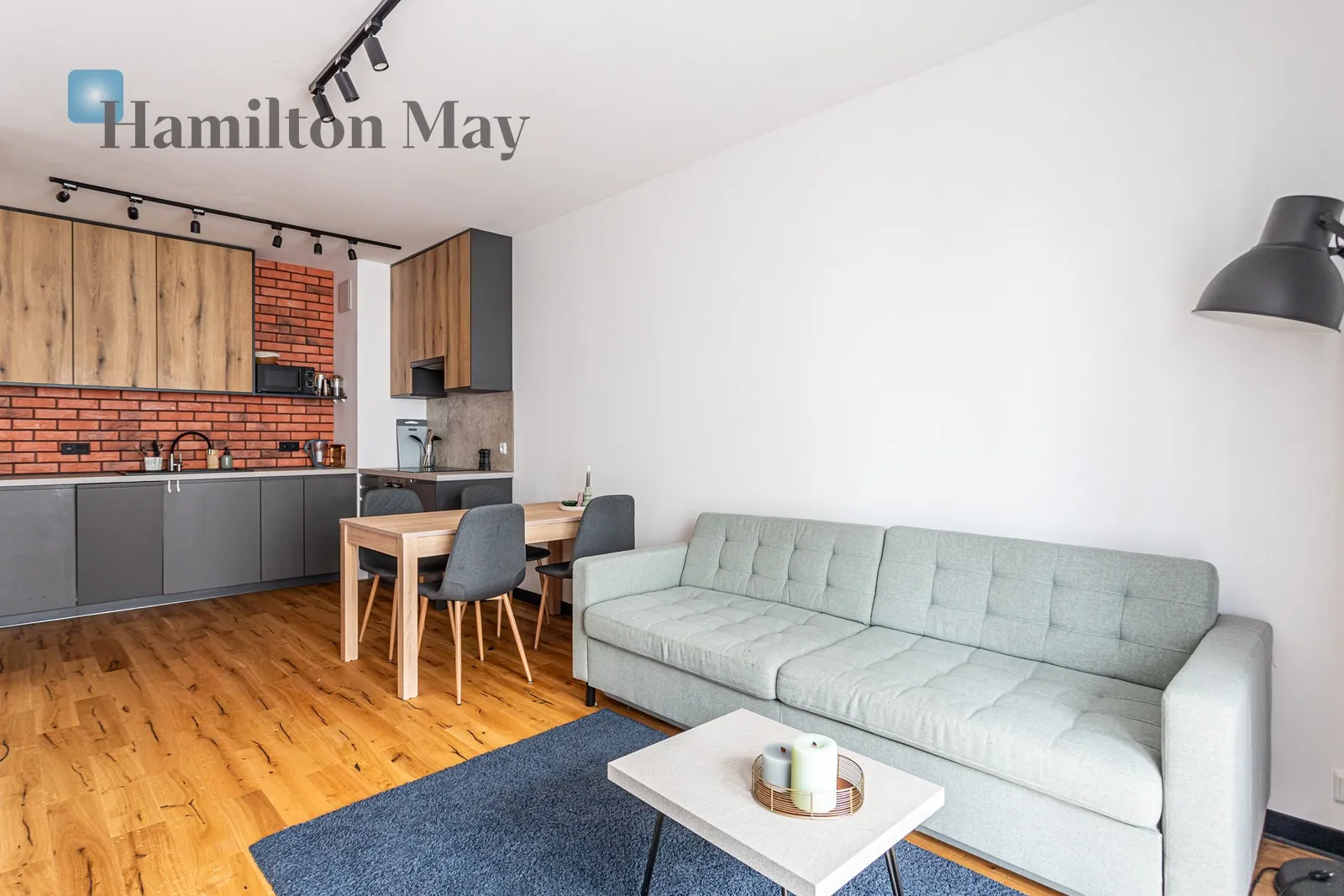 A one-bedroom apartment with a balcony, in perfect condition - slider
