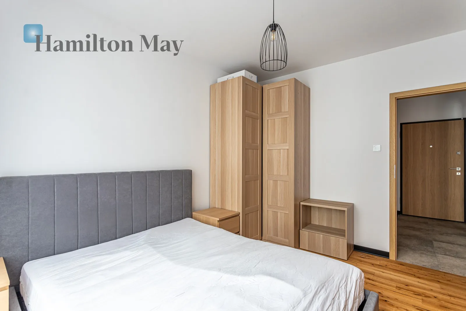 A one-bedroom apartment with a balcony, in perfect condition - slider