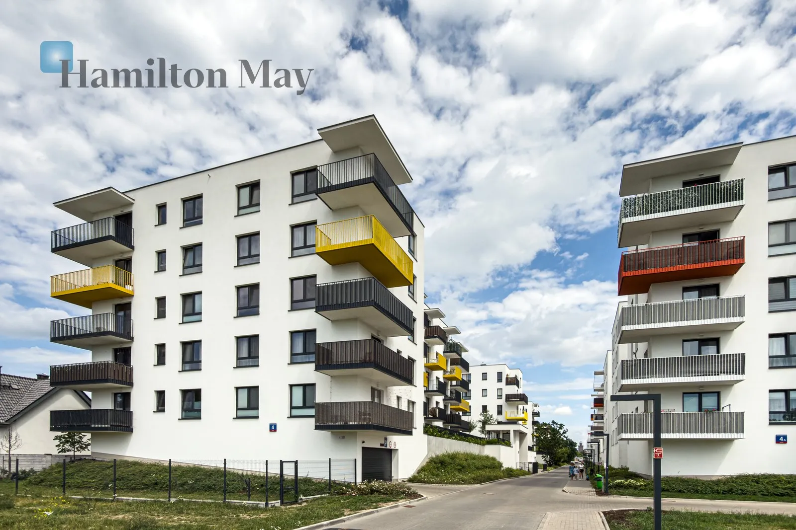 A one-bedroom apartment with a balcony, in perfect condition - slider
