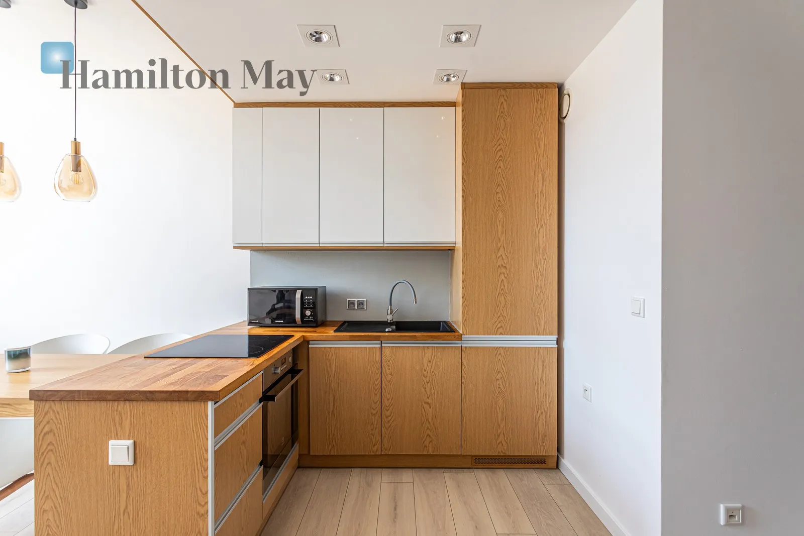 City: Warszawa Street: Jana Pawła Woronicza Region: Mokotów Distance to centre: 4.86 km Level: 6 Price: 5600 PLN Bedrooms: 1 Bathrooms: 1 Size: 62m2 - slider