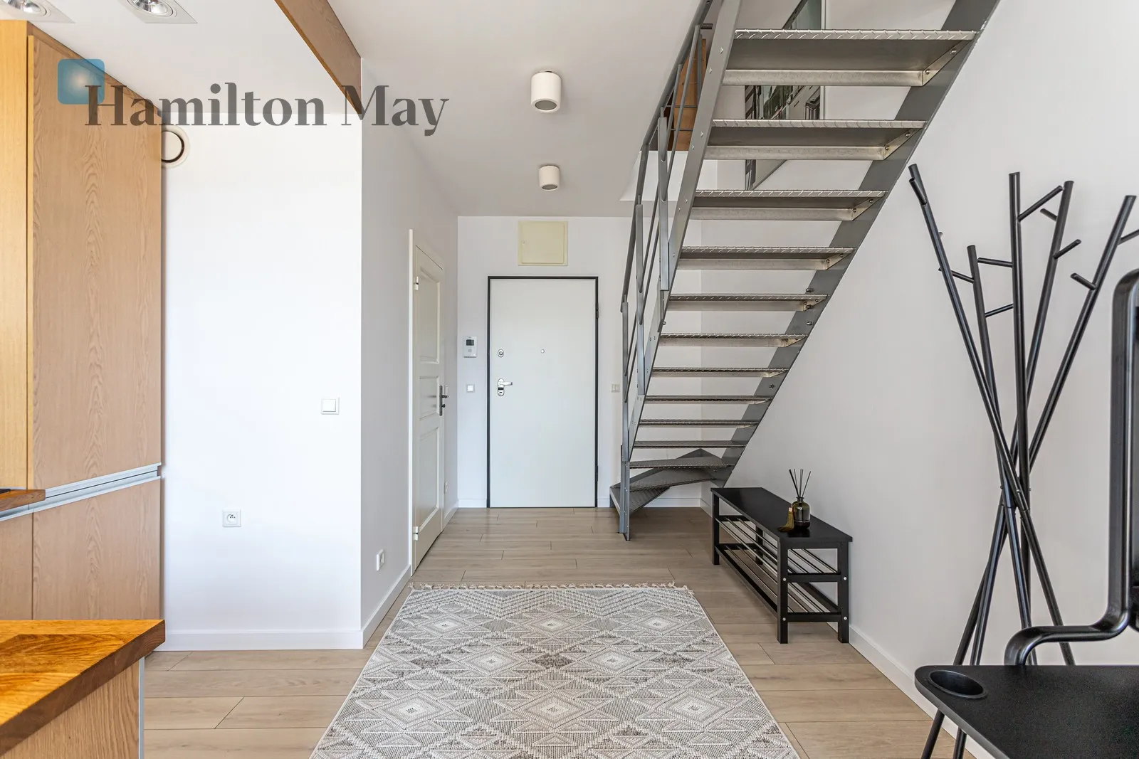 City: Warszawa Street: Jana Pawła Woronicza Region: Mokotów Distance to centre: 4.86 km Level: 6 Price: 5600 PLN Bedrooms: 1 Bathrooms: 1 - slider