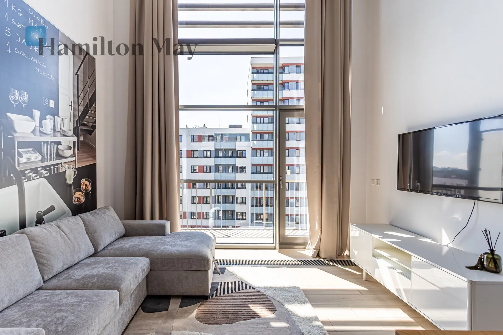 Region: Mokotów Distance to centre: 4.86 km Level: 6 Price: 5600 PLN Bedrooms: 1 Bathrooms: 1 Size: 62m2 Price/m2: 90 PLN - slider