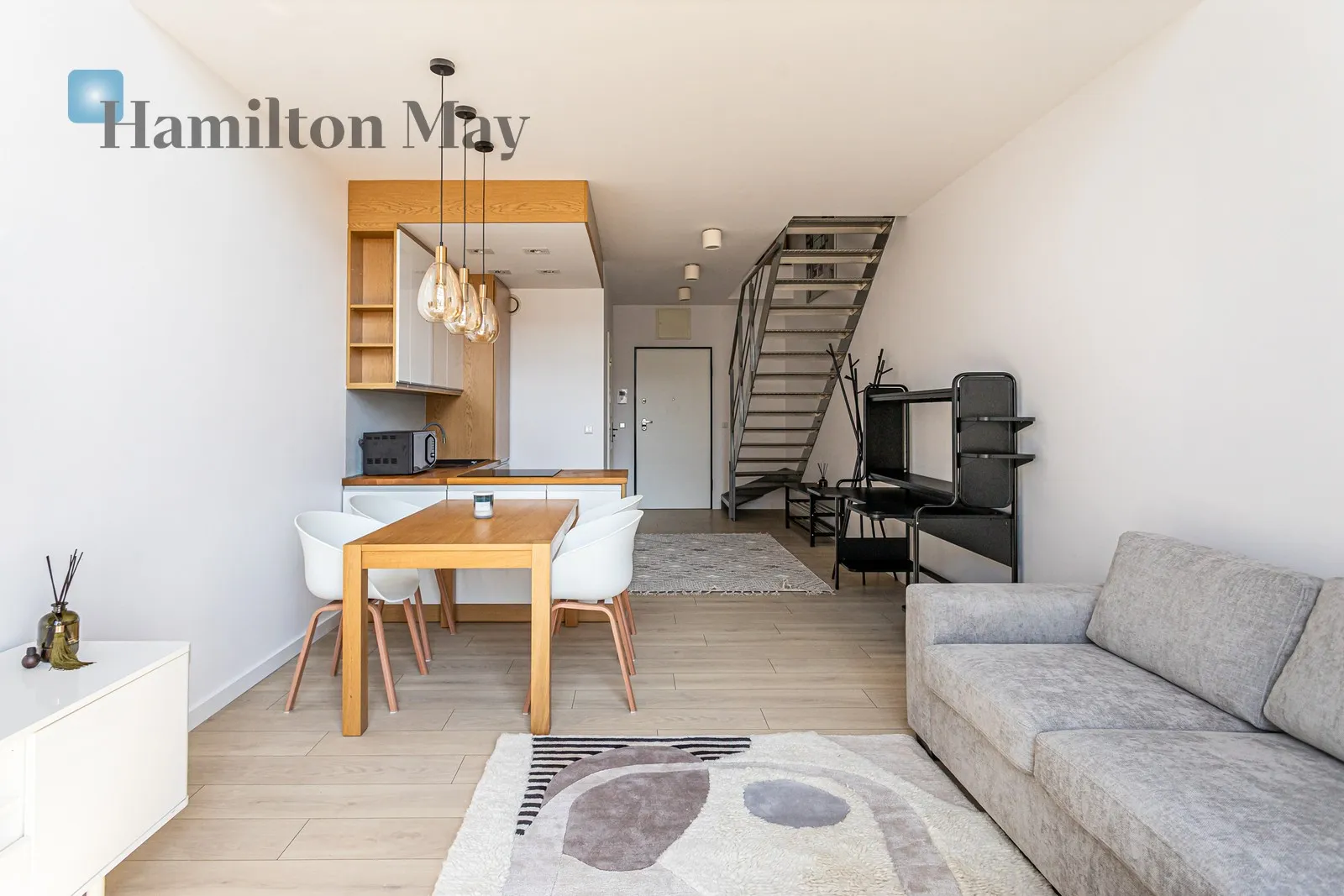 Street: Jana Pawła Woronicza Region: Mokotów Distance to centre: 4.86 km Level: 6 Price: 5600 PLN Bedrooms: 1 Bathrooms: 1 - slider