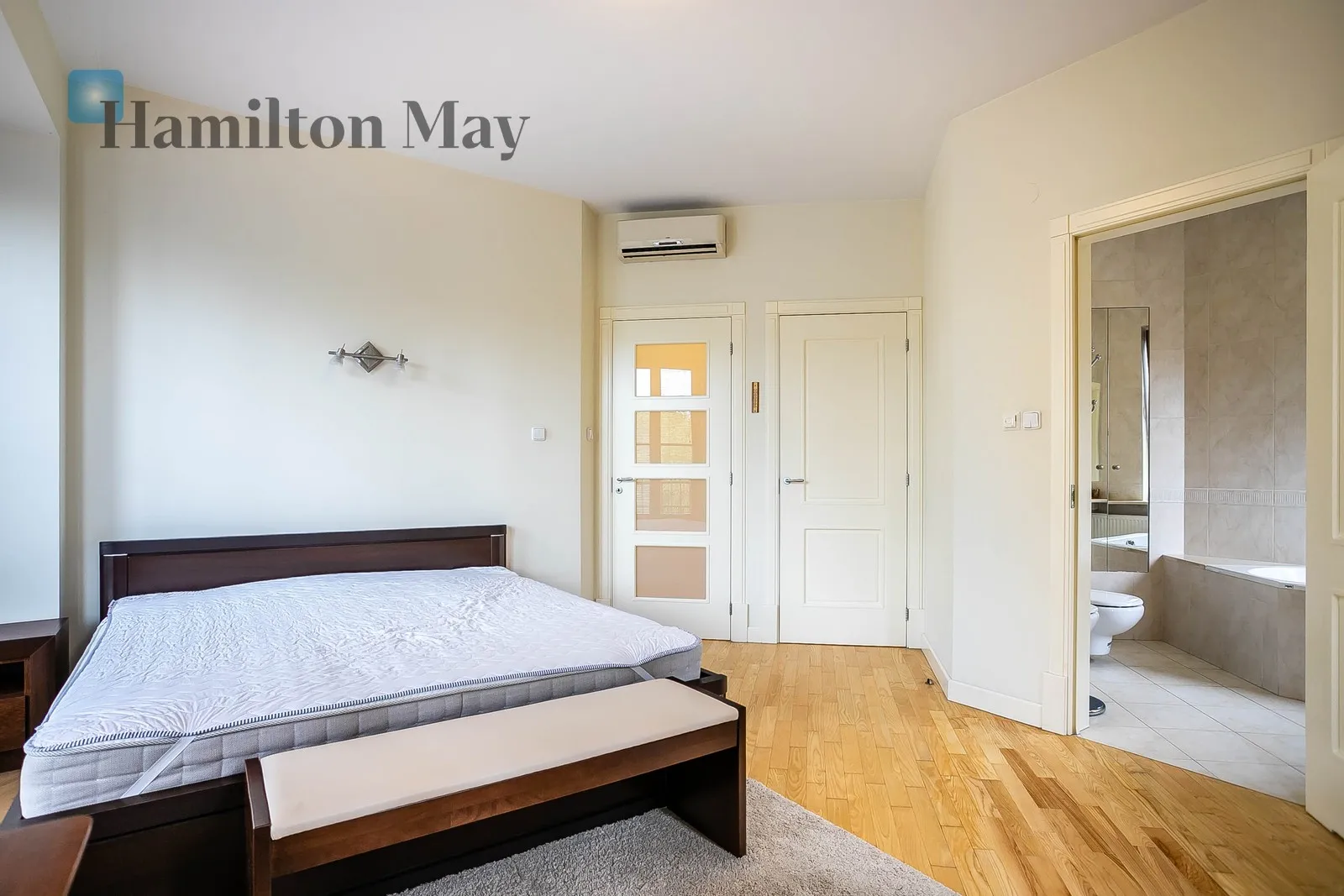 Region: Mokotów Subregion: Ksawerów Distance to centre: 5.26 km Level: 1 Price: 8100 PLN Bedrooms: 2 Bathrooms: 2 - slider