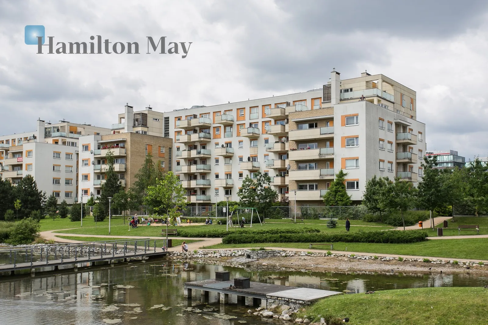 Region: Mokotów Distance to centre: 4.25 km Level: 4 Price: 11000 PLN Bedrooms: 3 Bathrooms: 2 - slider