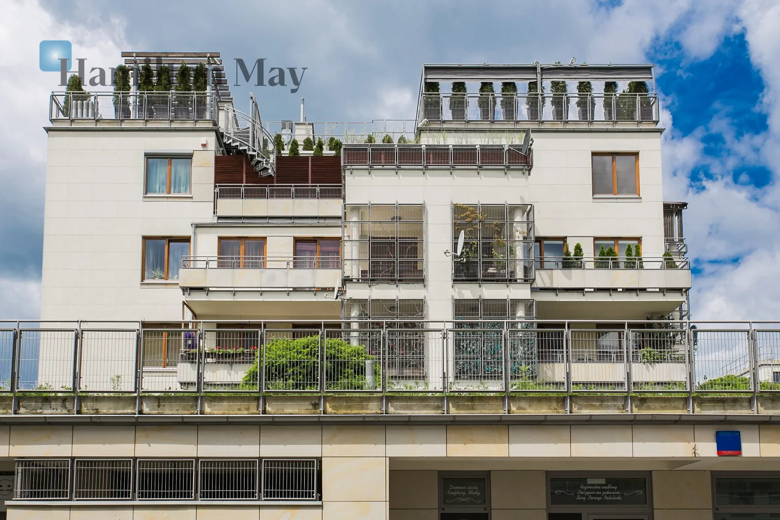 Bathrooms: 2 Plot size: 348m2 - slider